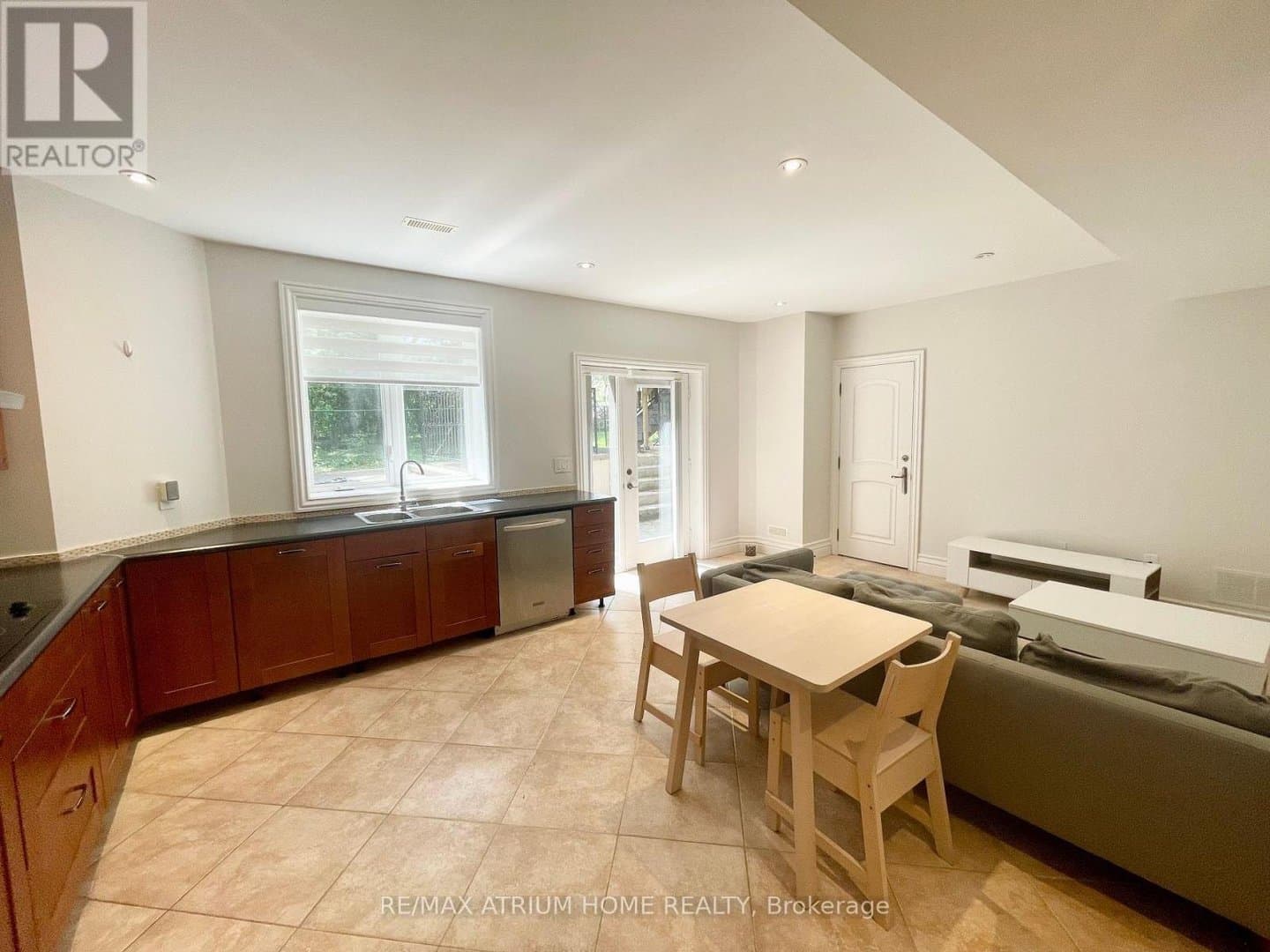 185 Parkview Avenue - Photo 4