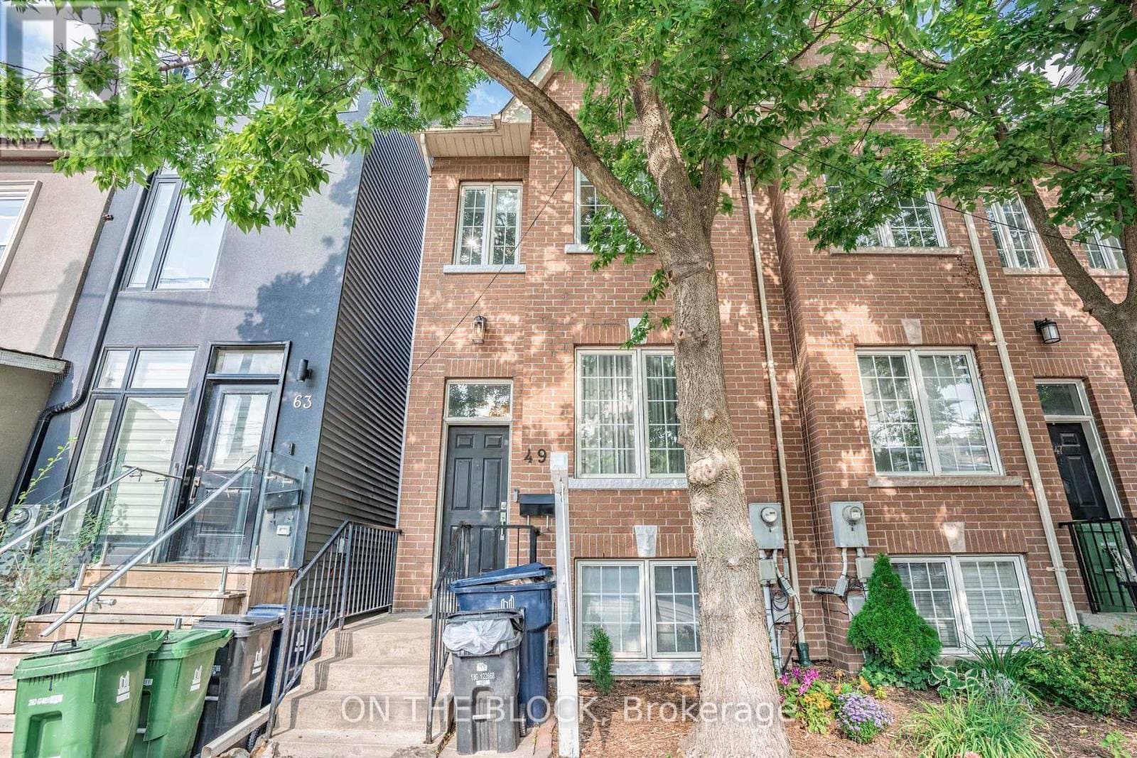 49 Leslie Street - Photo 1