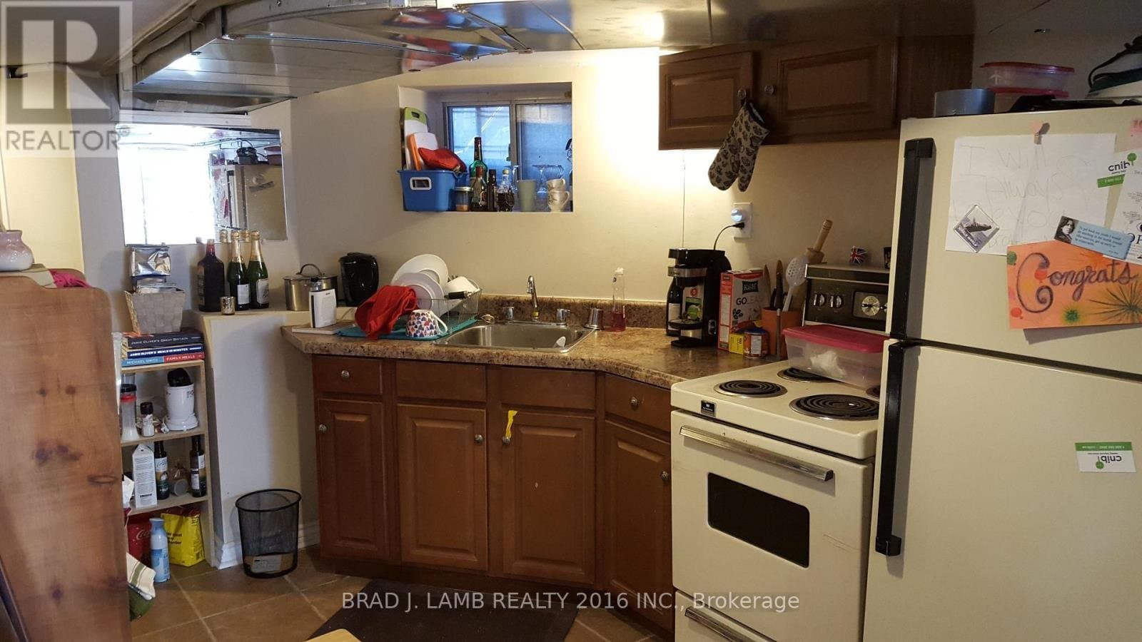 552 Dupont Street - Photo 2