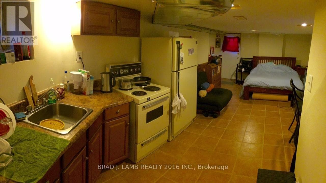 552 Dupont Street - Photo 4