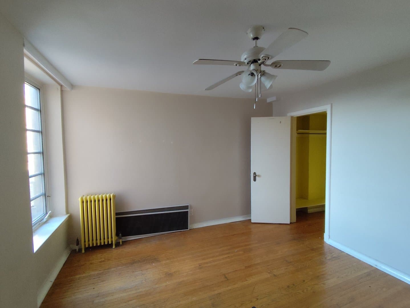 707 Eglinton Avenue West - Photo 3