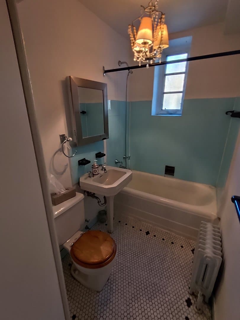 707 Eglinton Avenue West - Photo 4