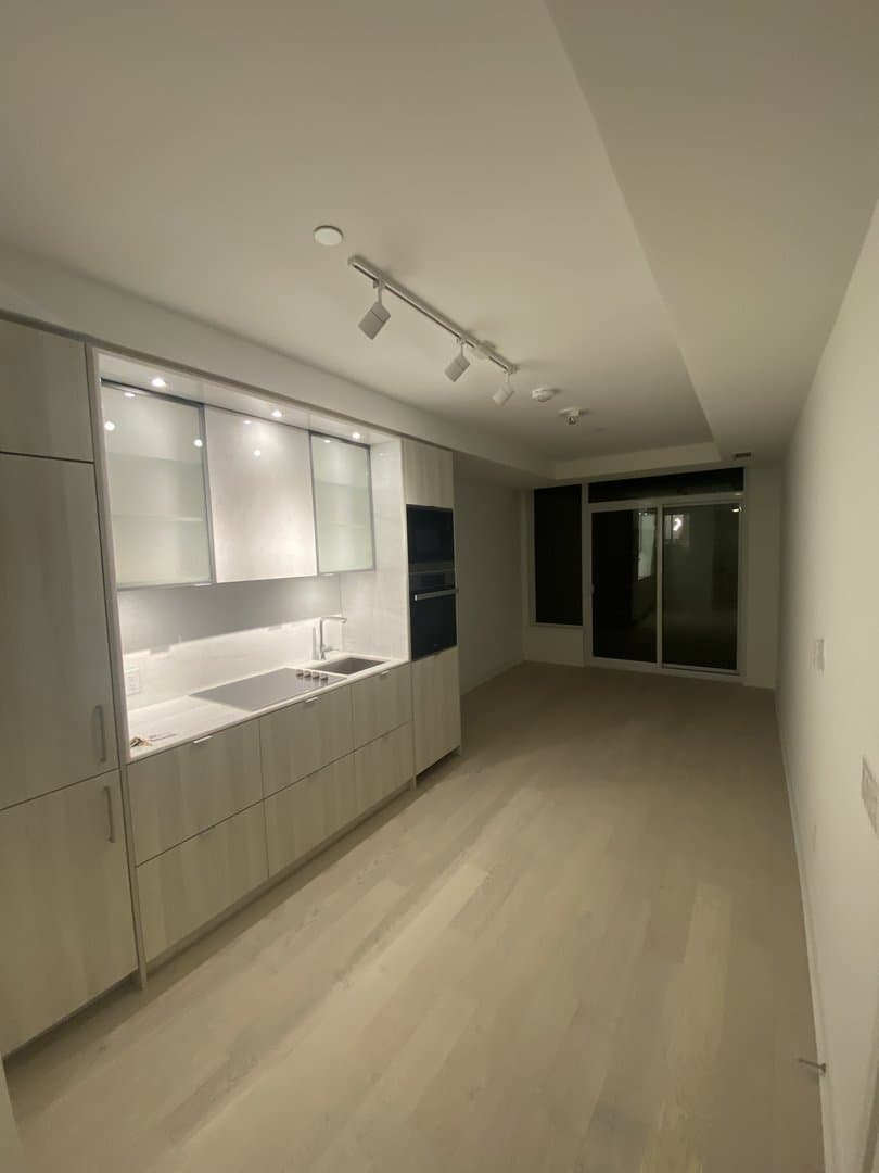 11 Yorkville Avenue - Photo 2
