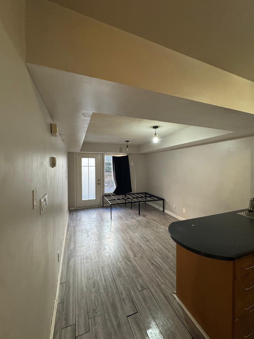 38 Western Battery Road - Photo 2
