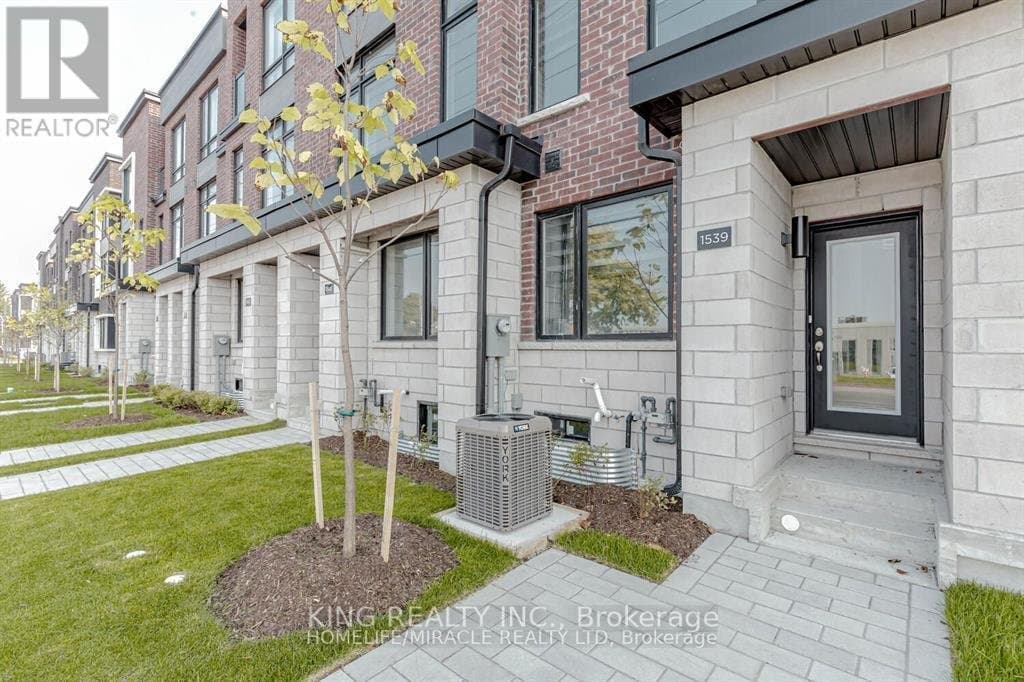 1539 Midland Avenue - Photo 2