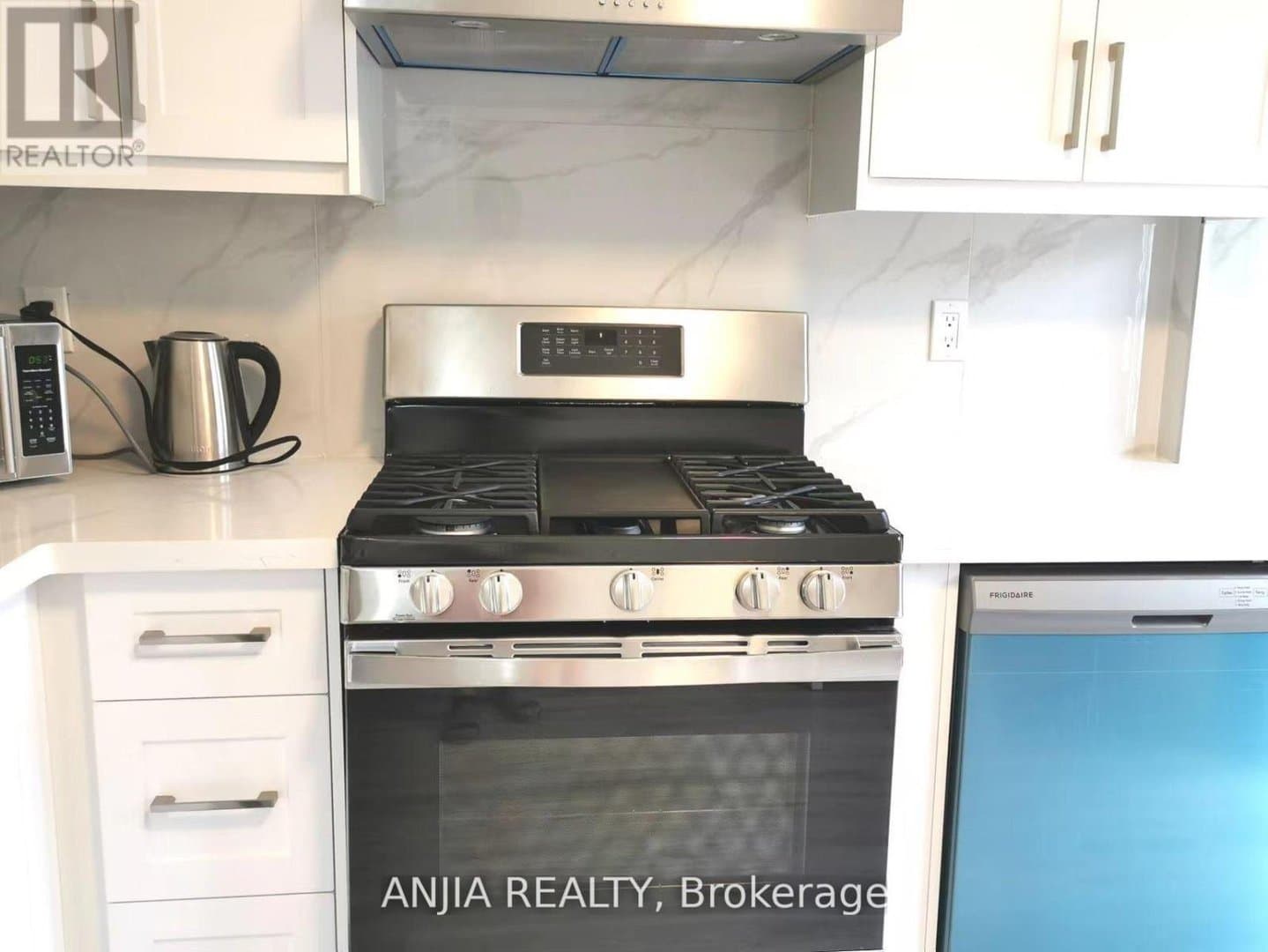 256 Homewood Avenue - Photo 2