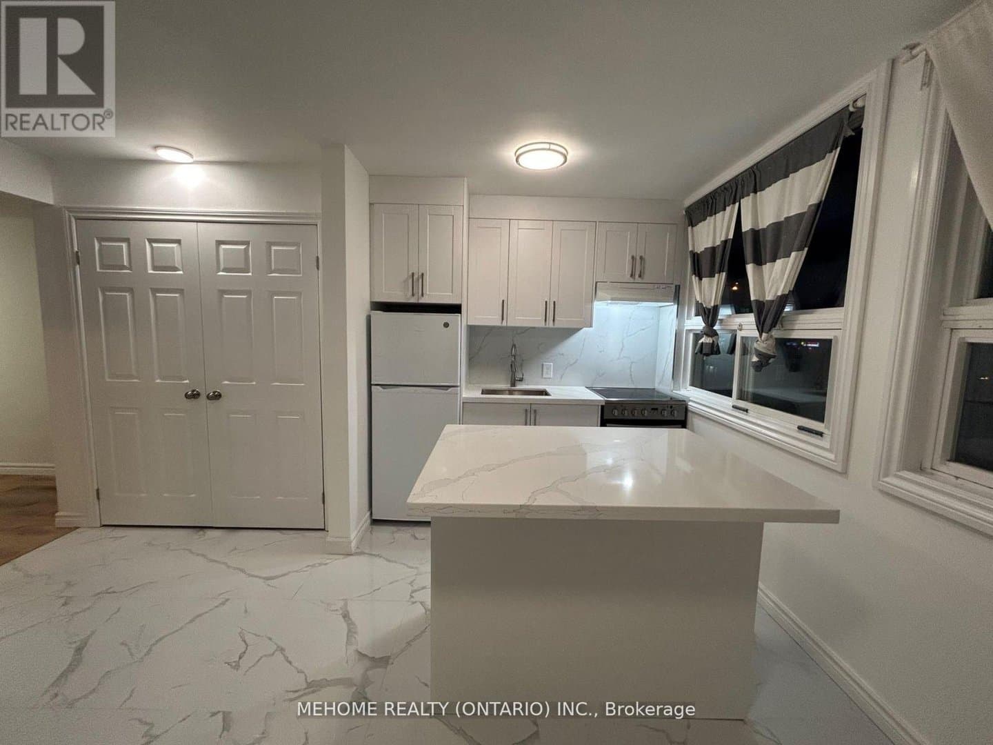 34 East Haven Drive - Photo 3