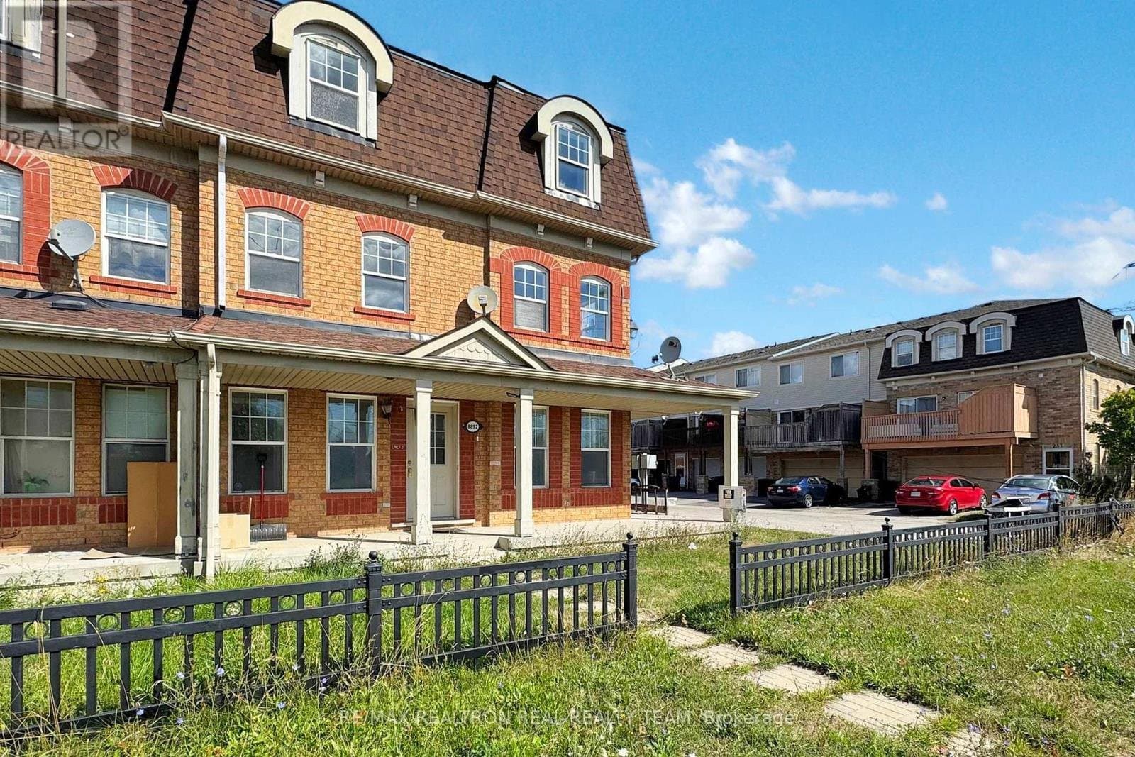 8892 Sheppard Avenue - Photo 2