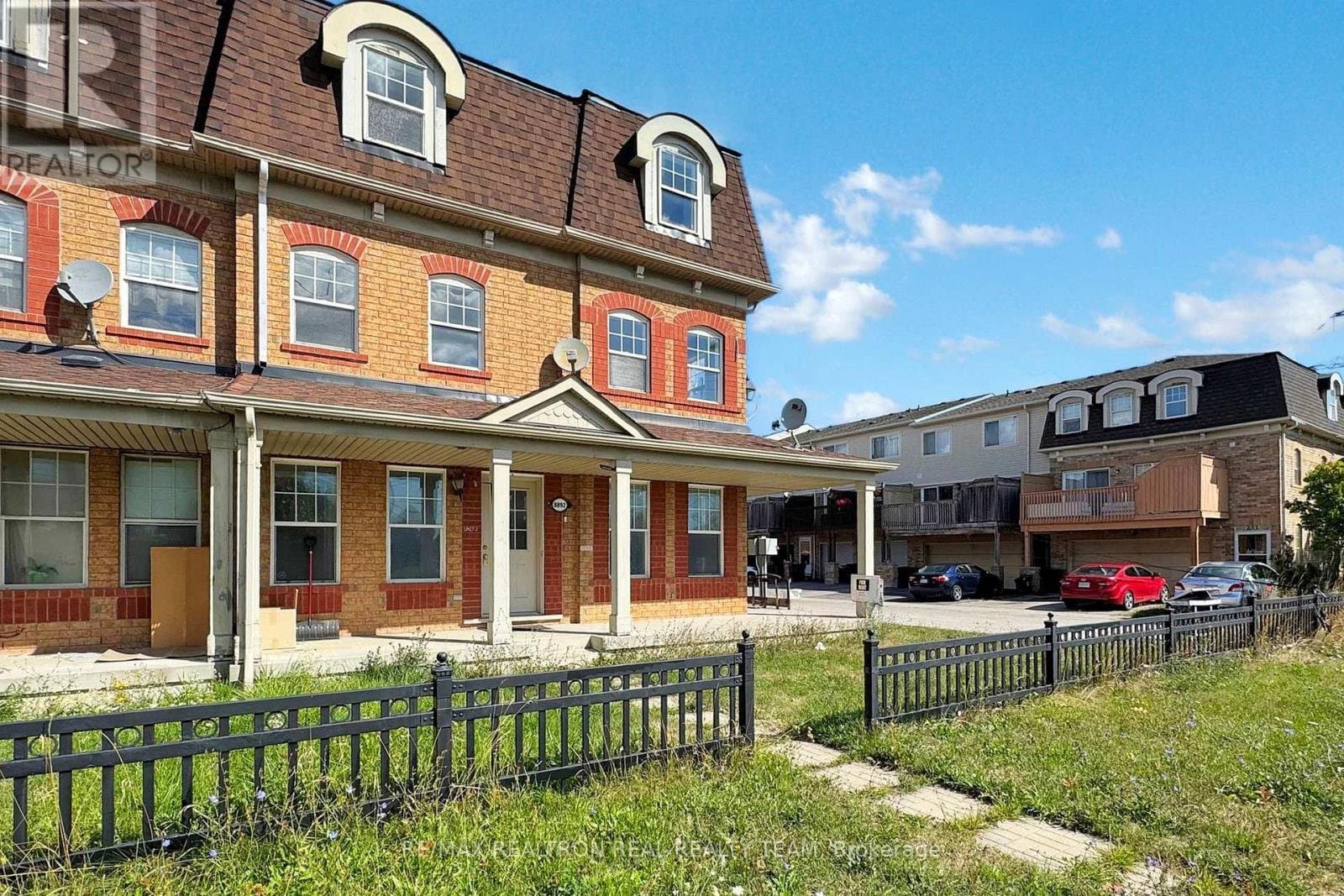 8892 Sheppard Avenue - Photo 2