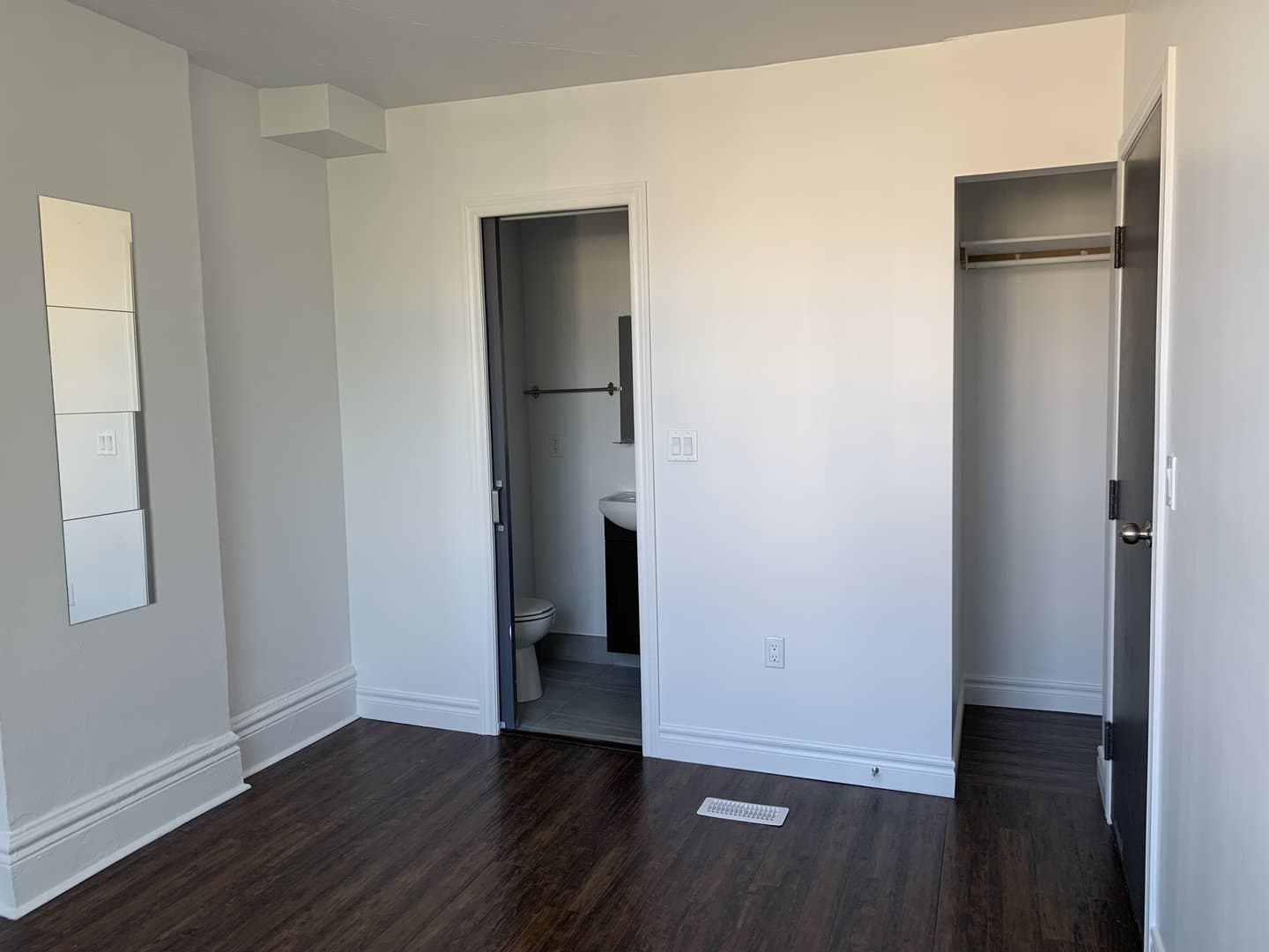 552 Lansdowne Avenue - Photo 3