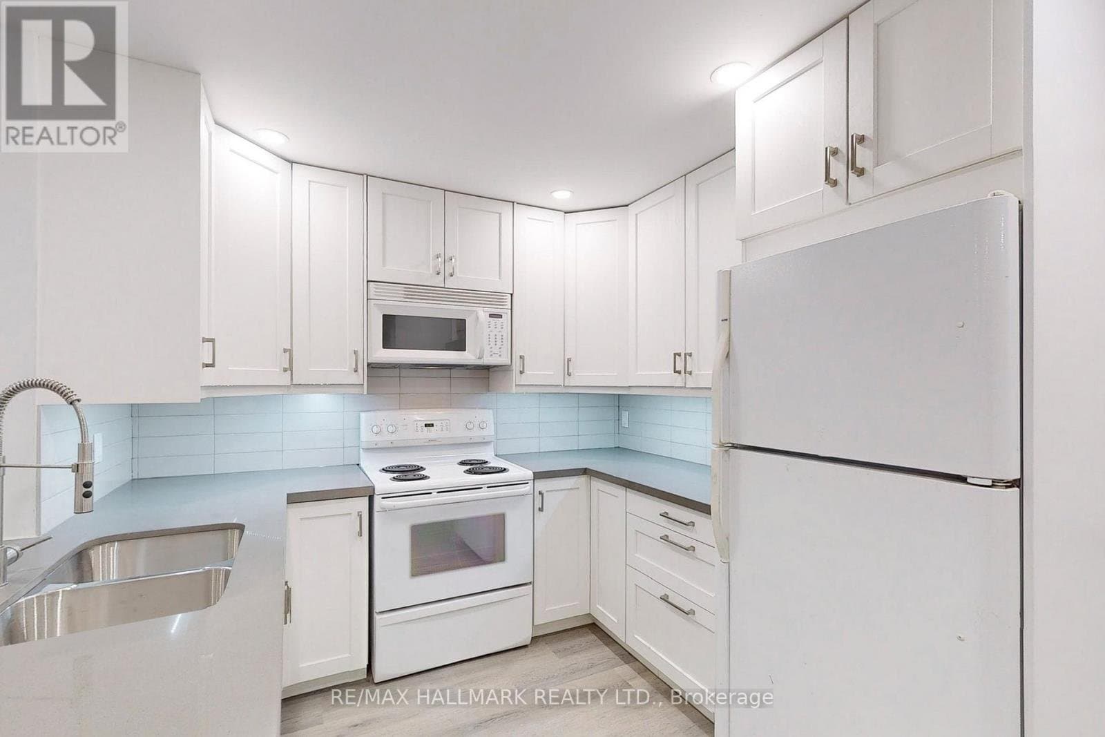 36 Farley Crescent - Photo 2