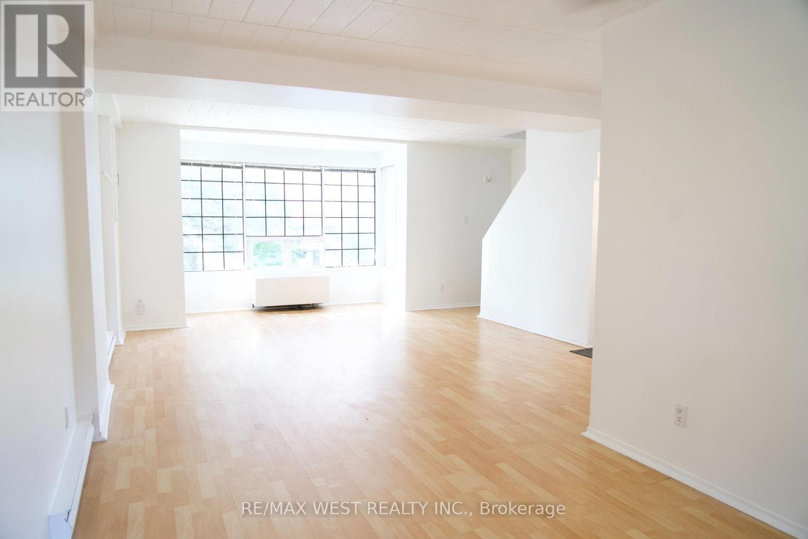 244 Shuter Street - Photo 3