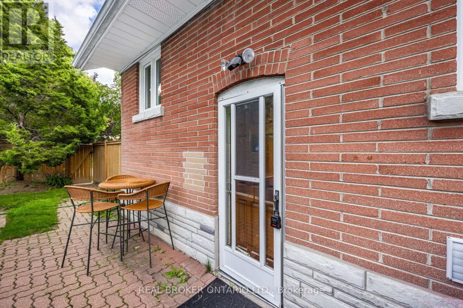 18 Shropshire Drive - Photo 4