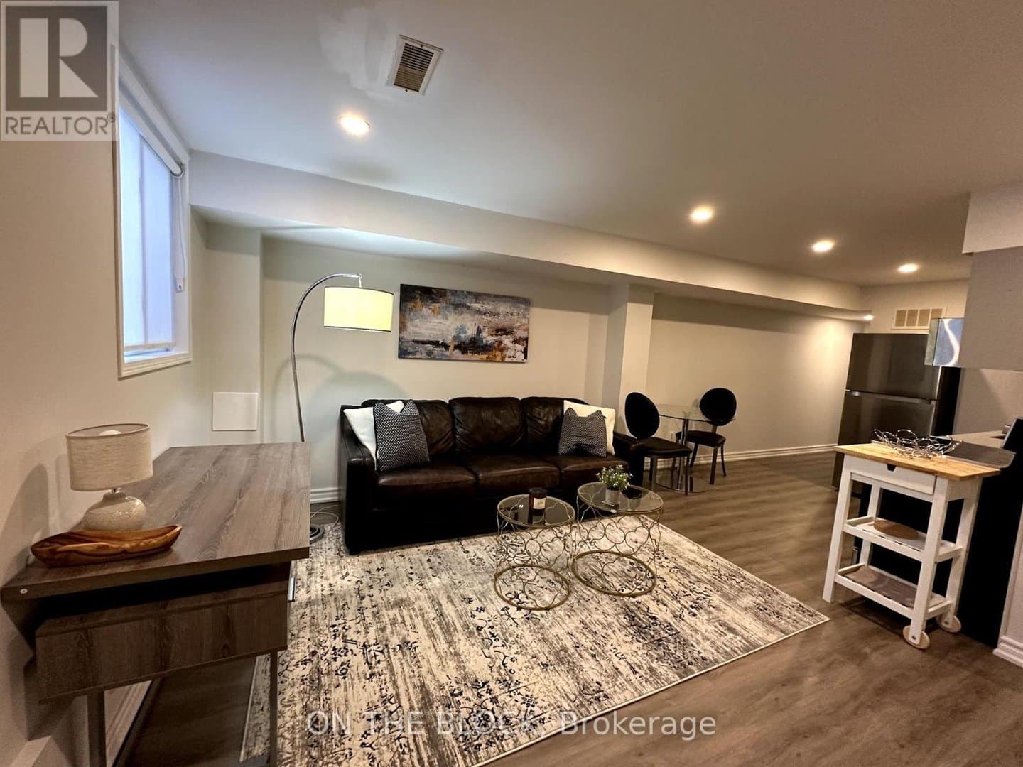 49 Leslie Street - Photo 1