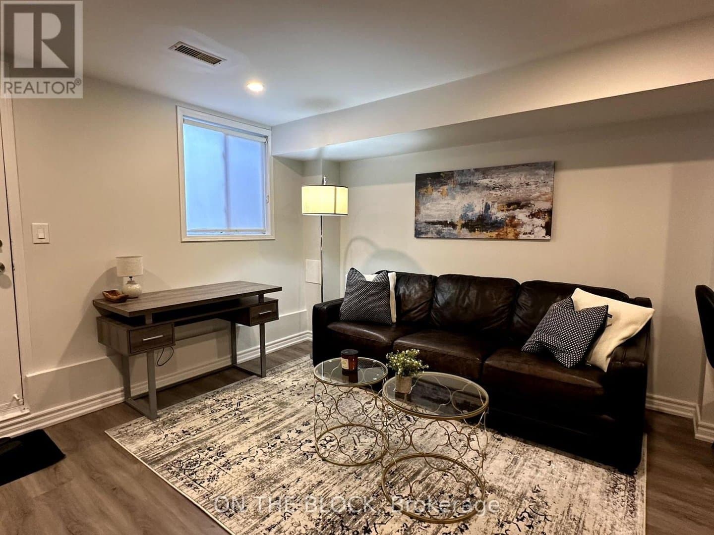 49 Leslie Street - Photo 3