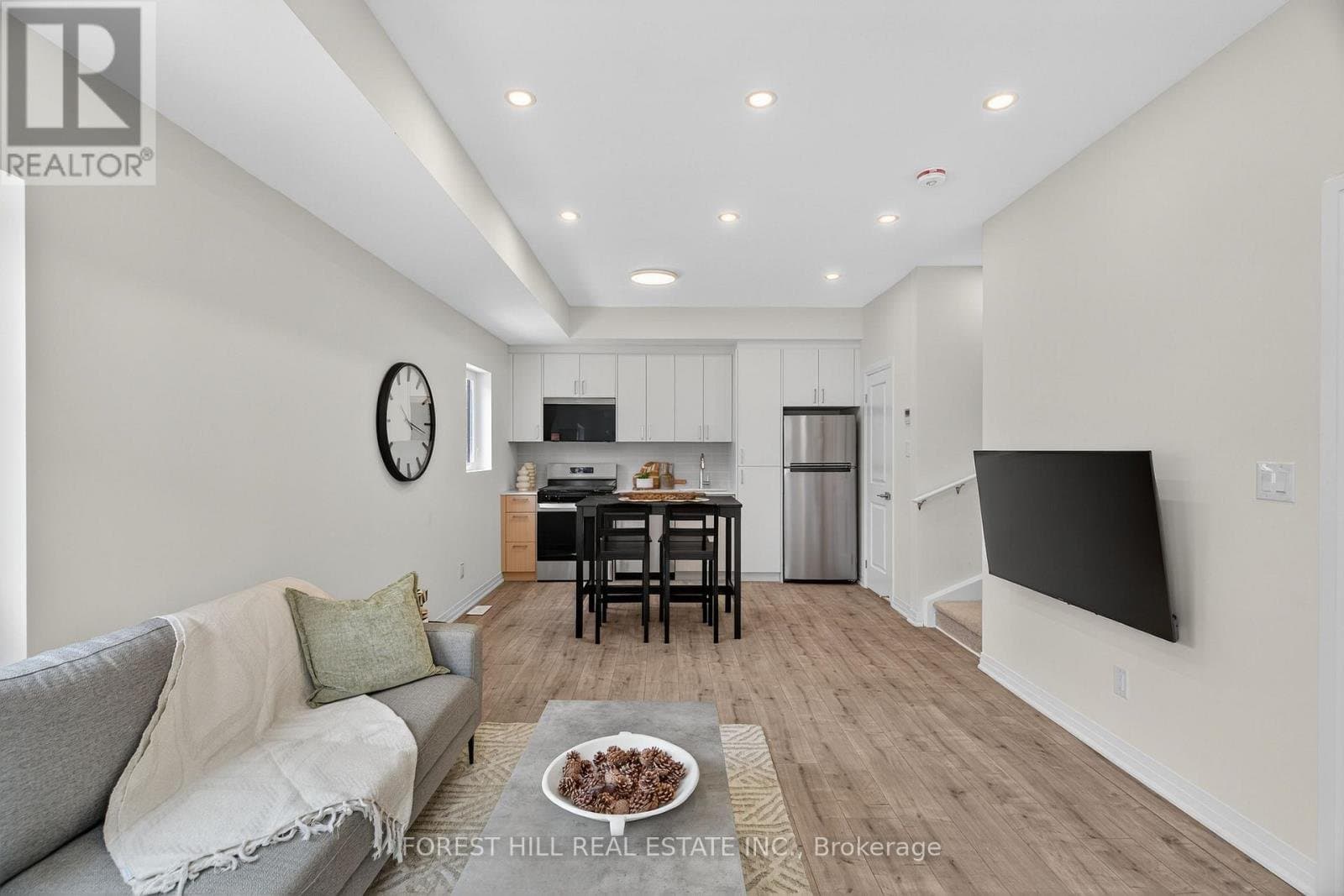 31 HARROW Drive - Photo 4