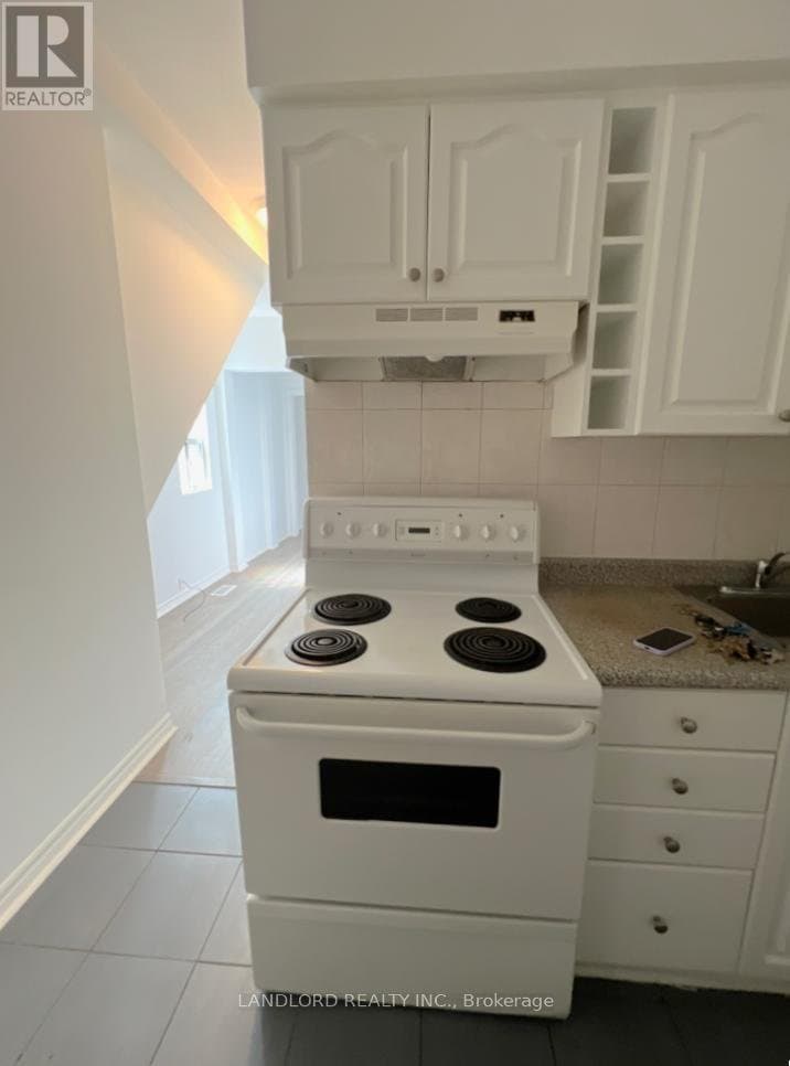 130 Baldwin Street - Photo 2