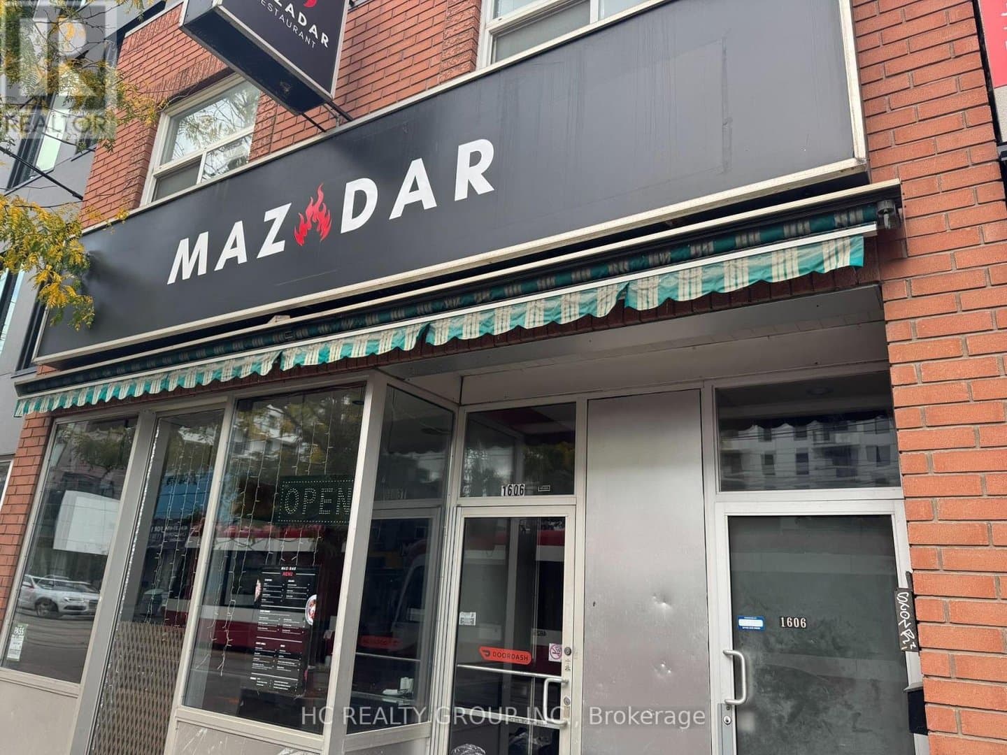1606 Queen Street - Photo 1