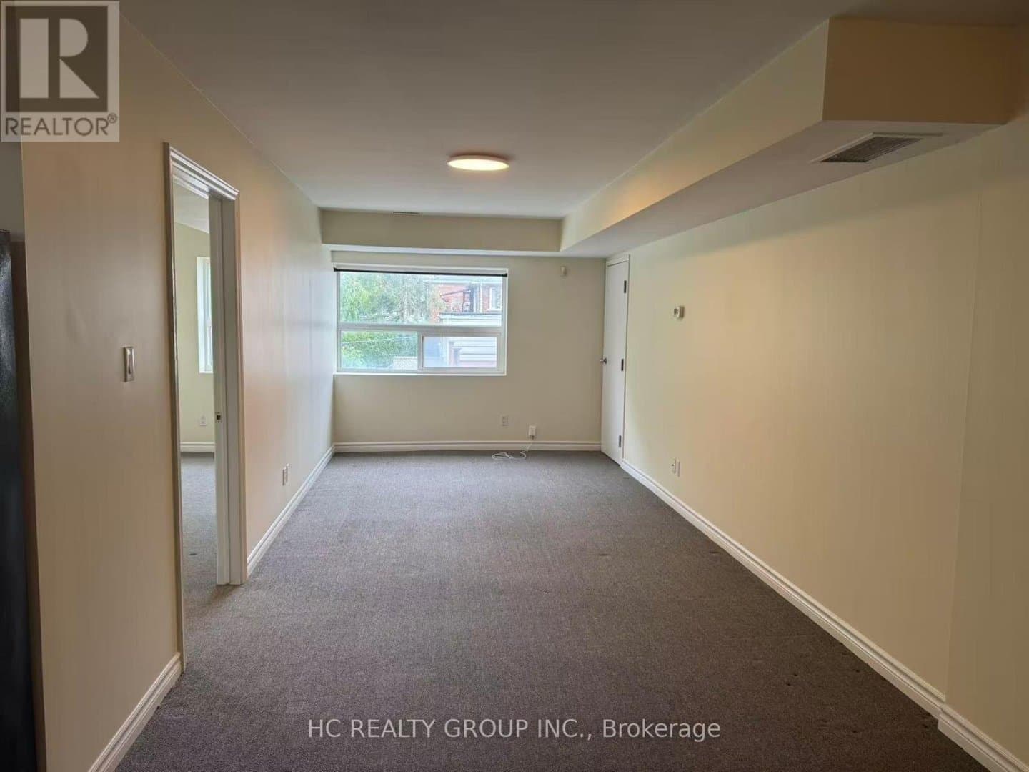 1606 Queen Street - Photo 2