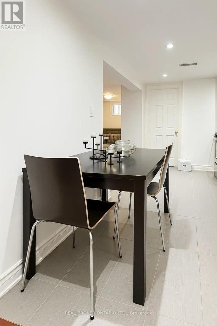 95 Porchester Drive - Photo 3