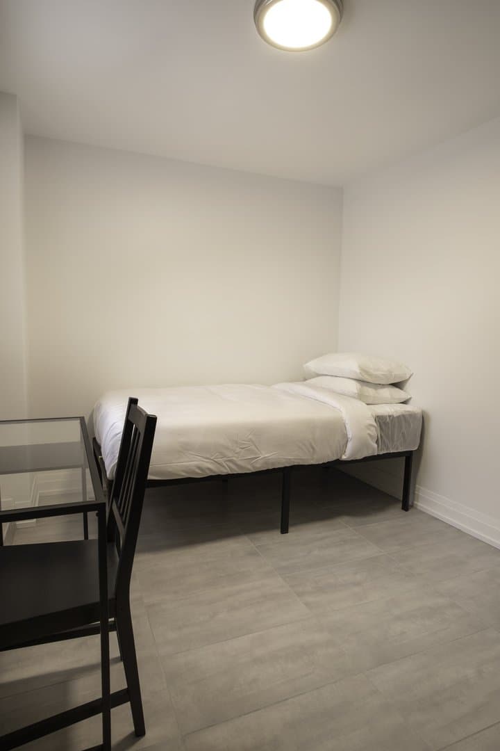 392 Berkeley Street - Photo 2