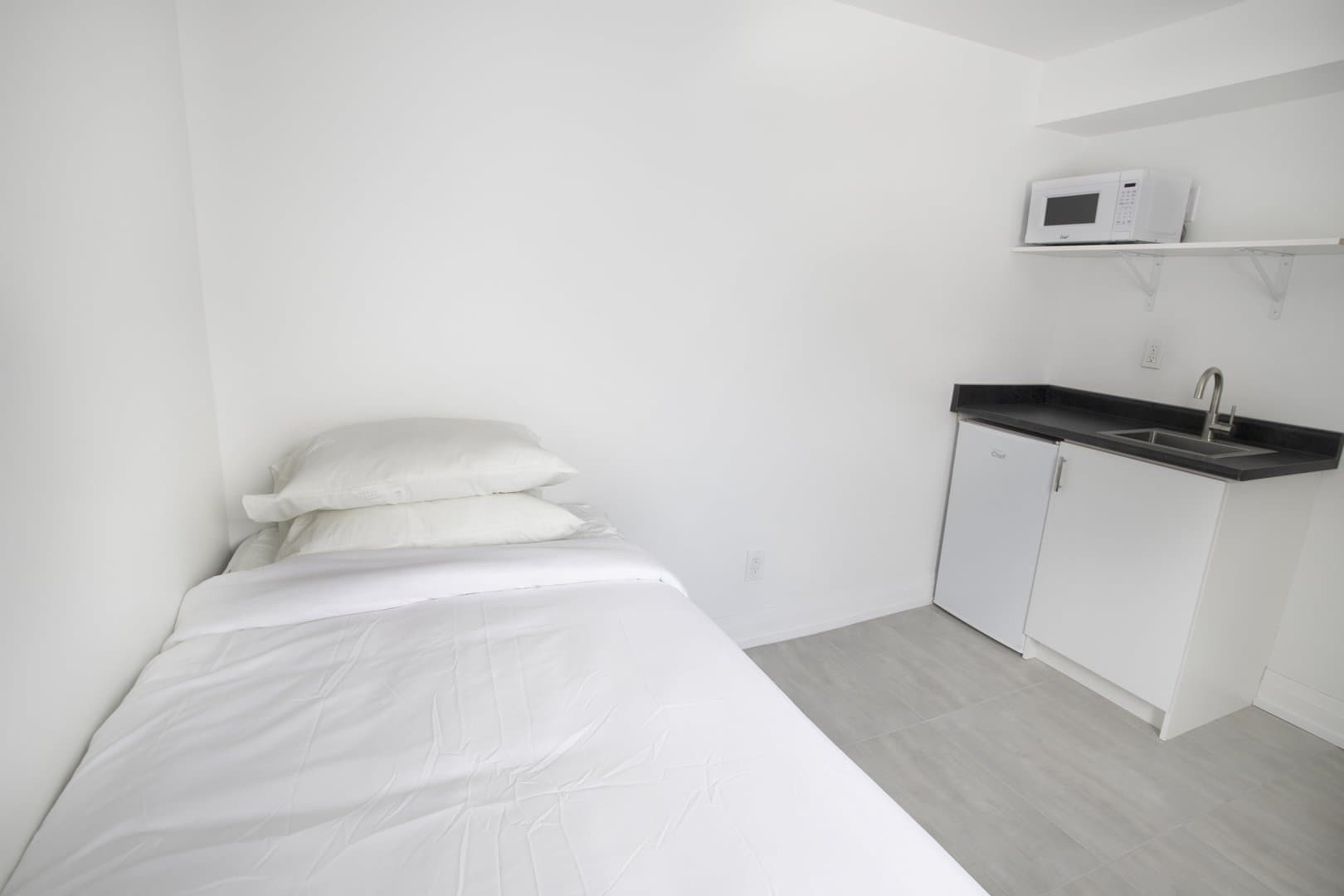 392 Berkeley Street - Photo 4