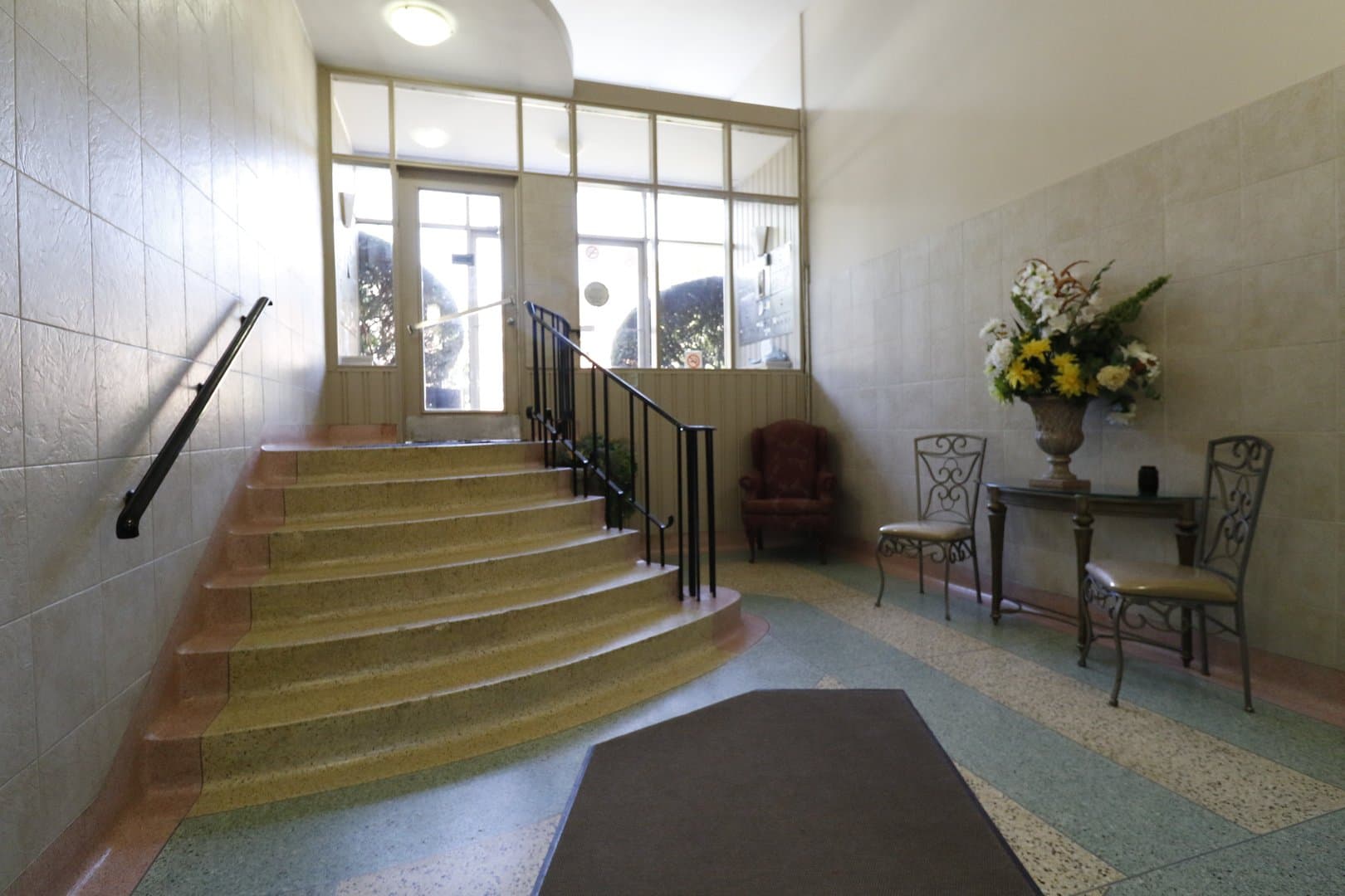 65 Keewatin Avenue - Photo 2
