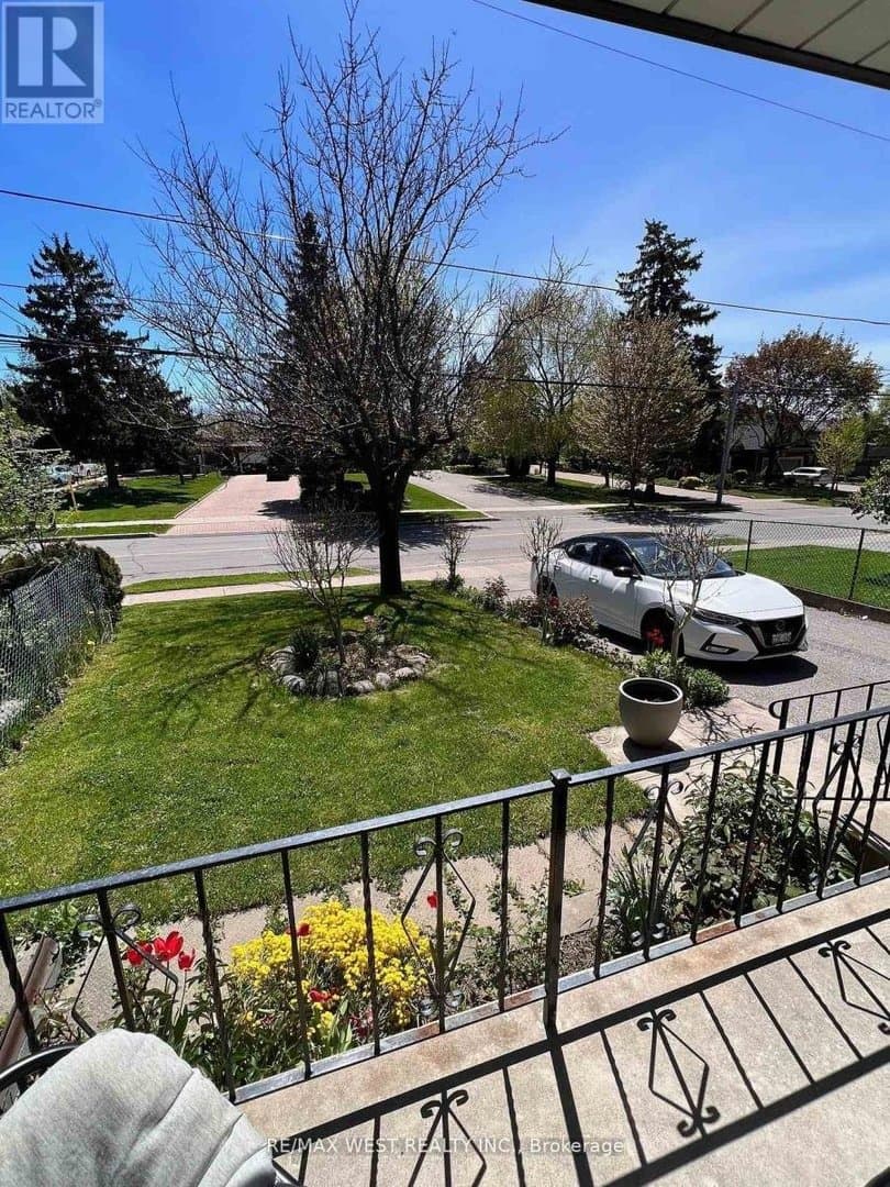 382 Maple Leaf Drive - Photo 2