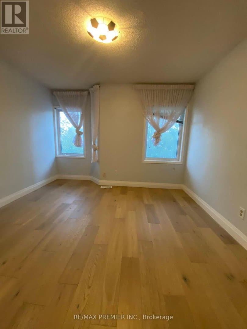 1524 Dupont Street - Photo 4
