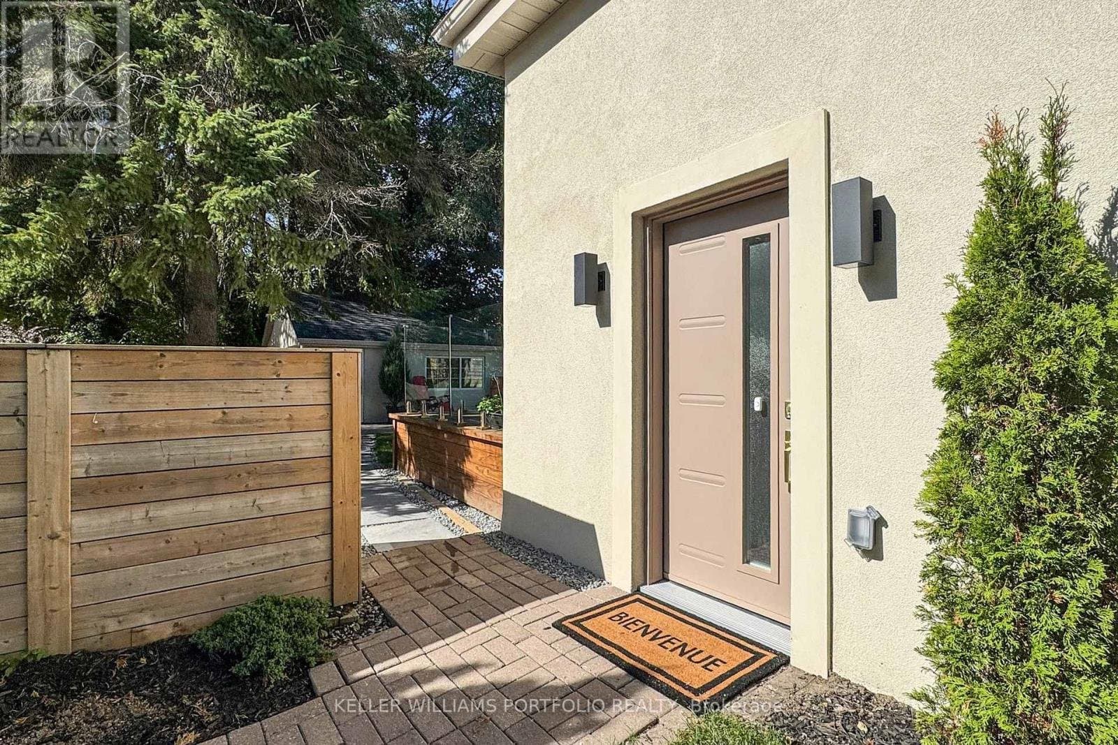 22 Pitt Avenue - Photo 2