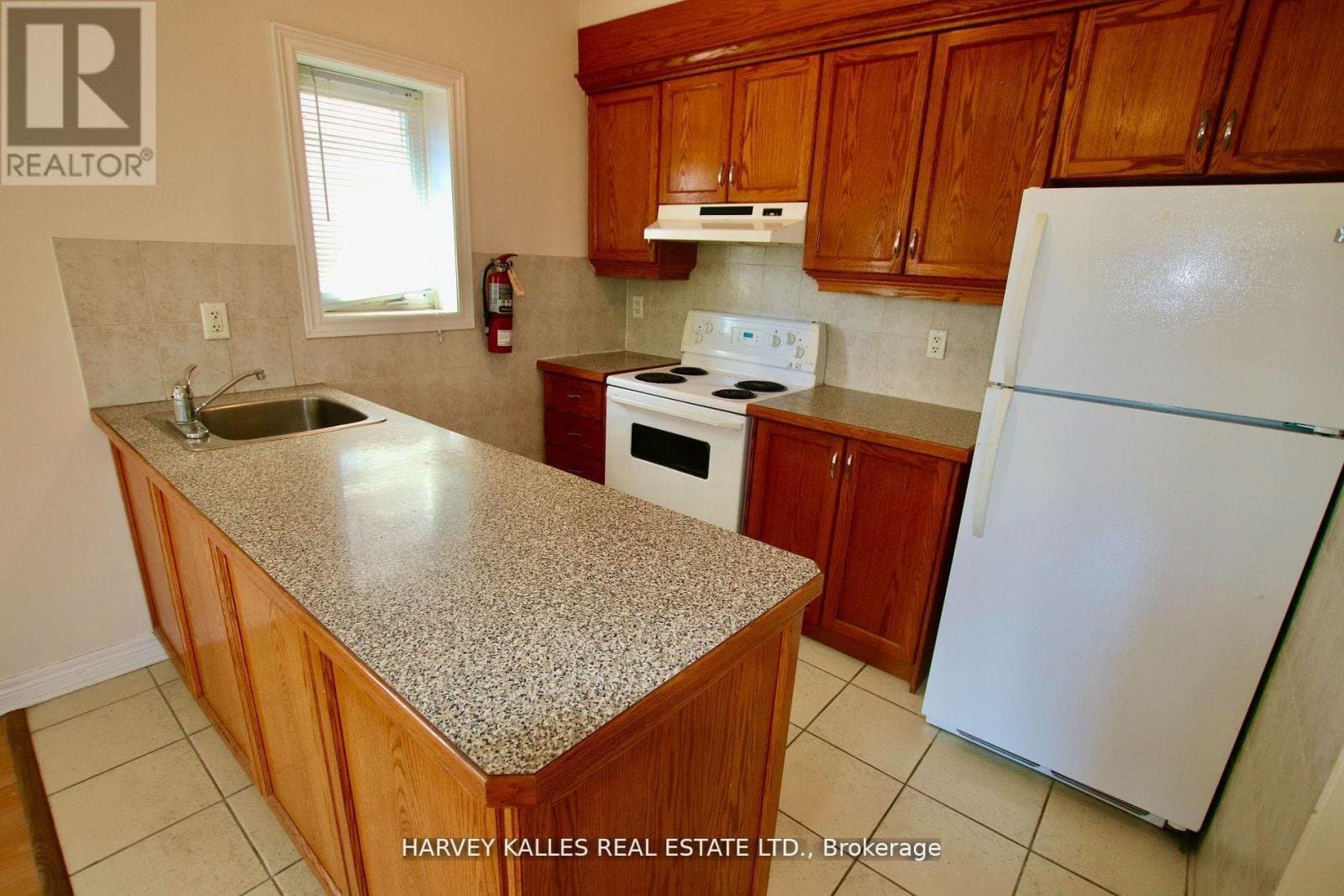 775 Ossington Avenue - Photo 2