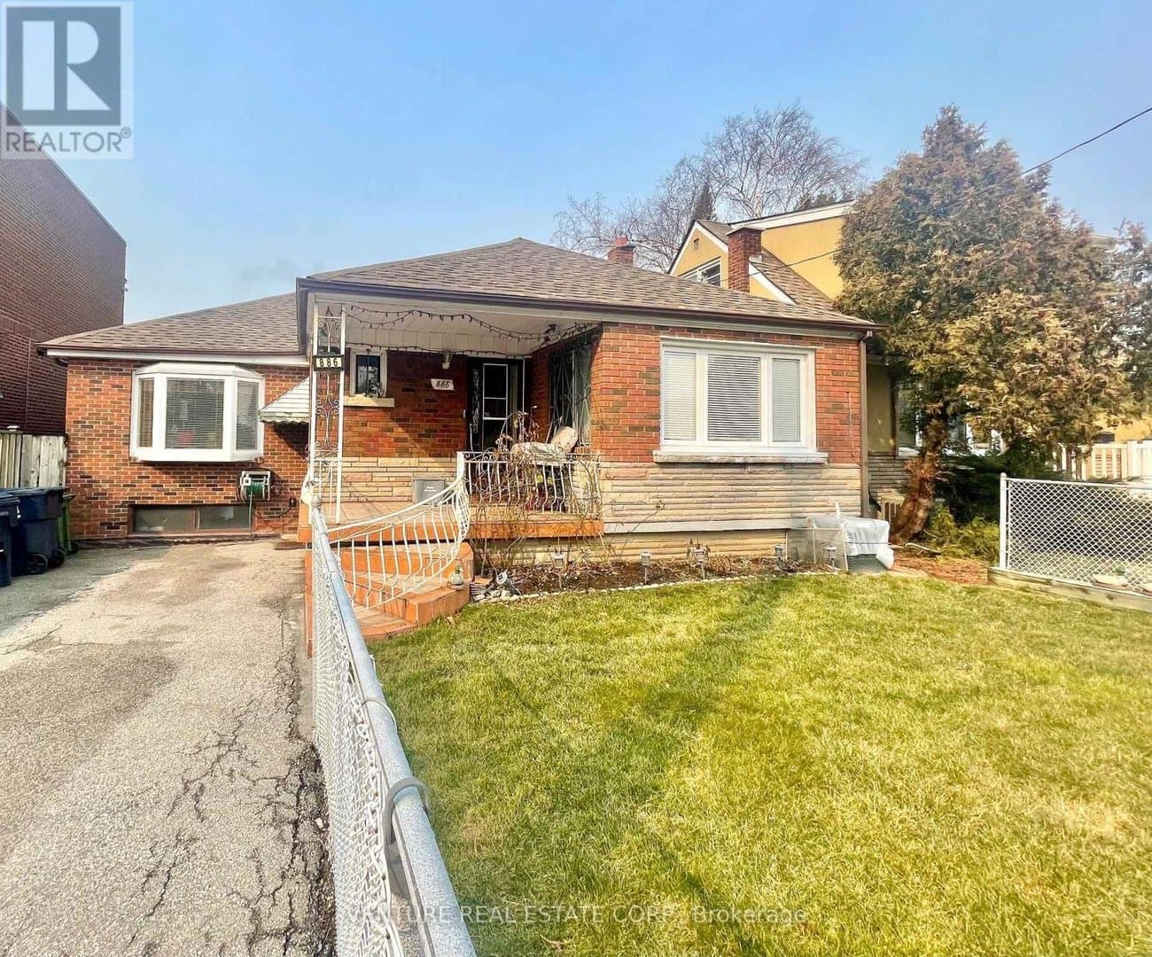 886 Danforth Road - Photo 1