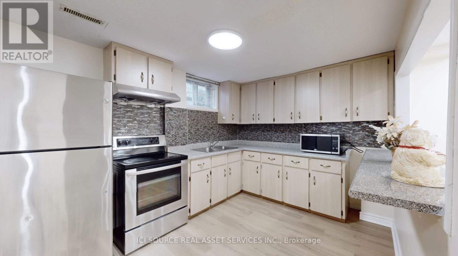 6 Queenscourt Drive - Photo 3