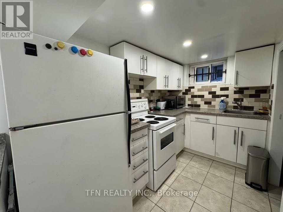 926 Avenue Road - Photo 3