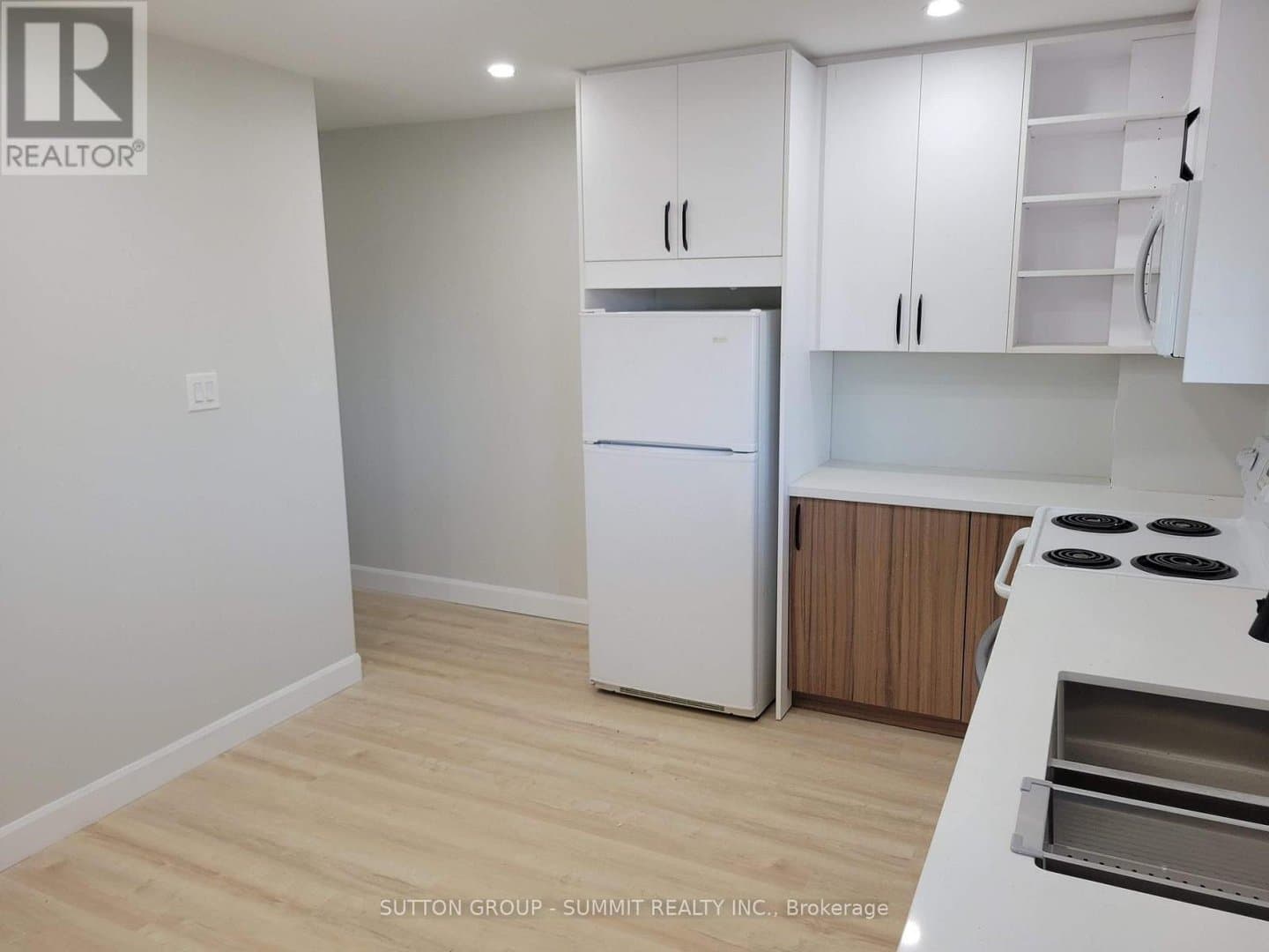 34 Ascot Avenue - Photo 2