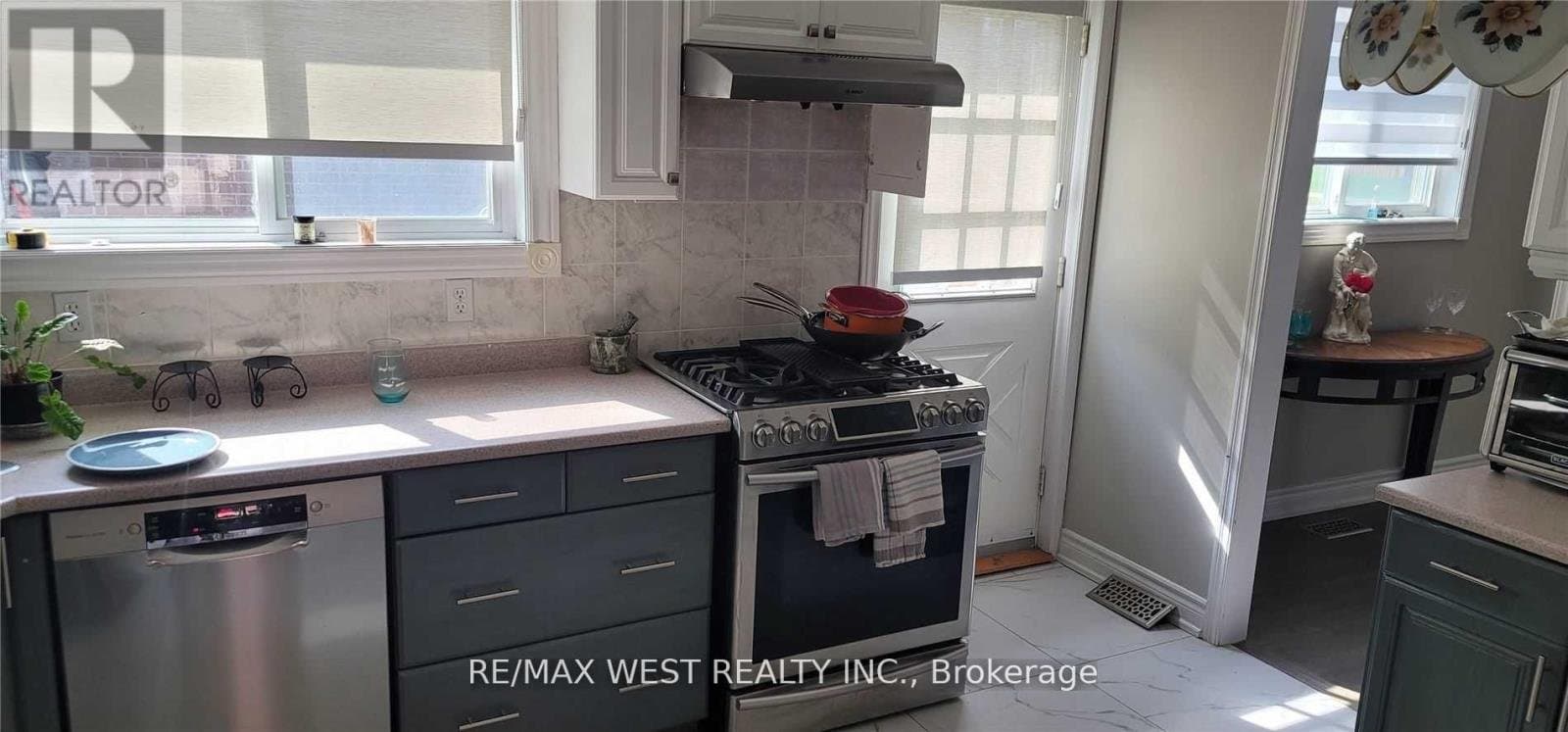 51 Monterrey Drive - Photo 2