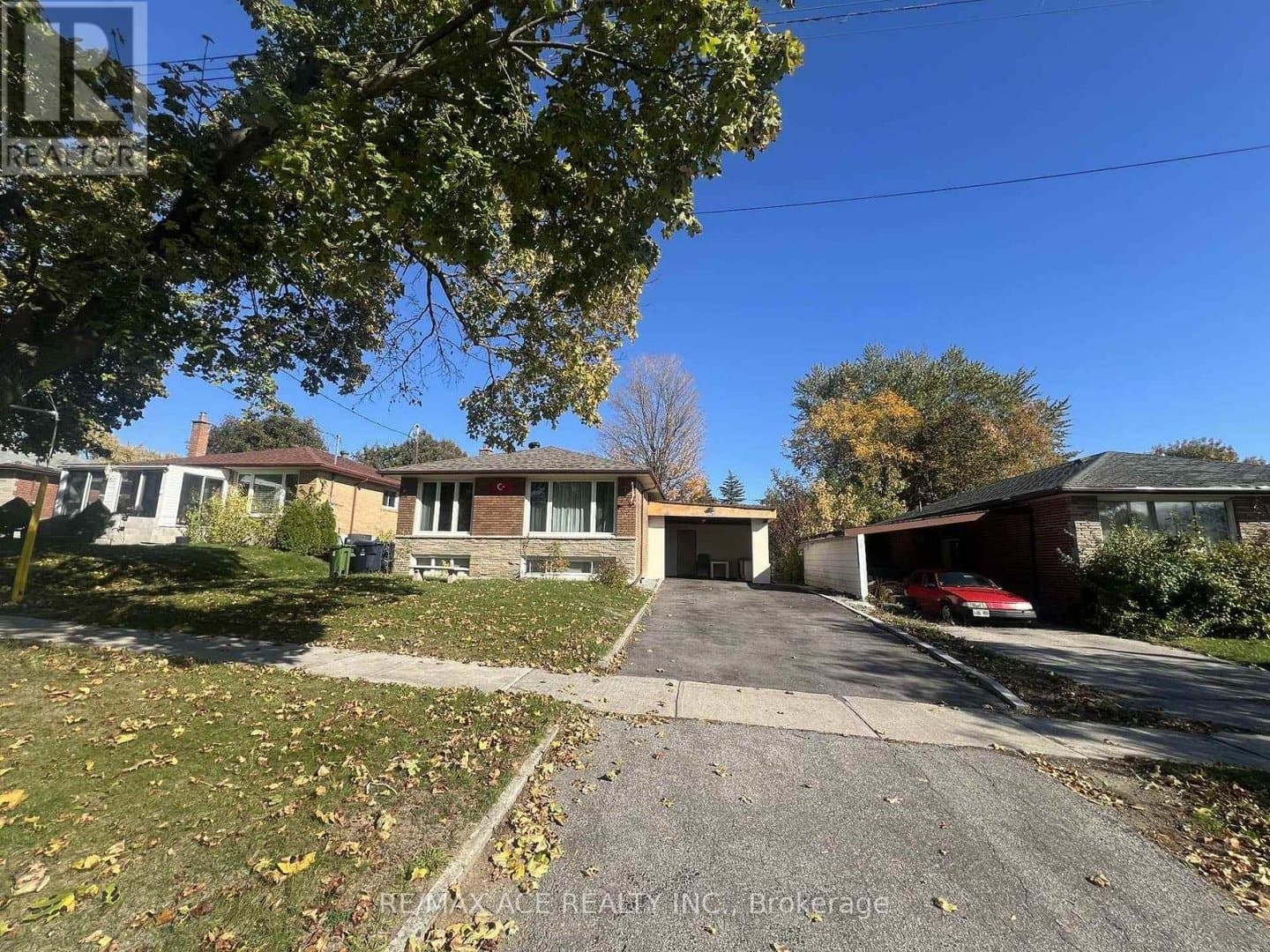 21 Ada Crescent - Photo 1