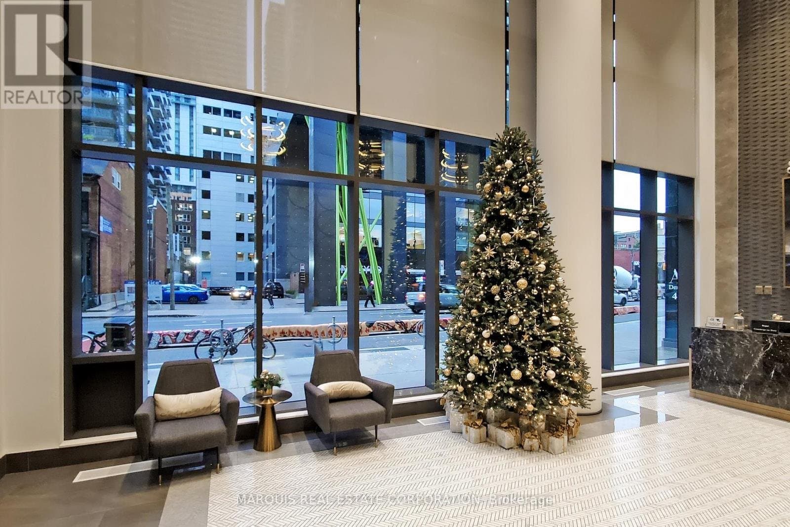 330 Richmond Street - Photo 3