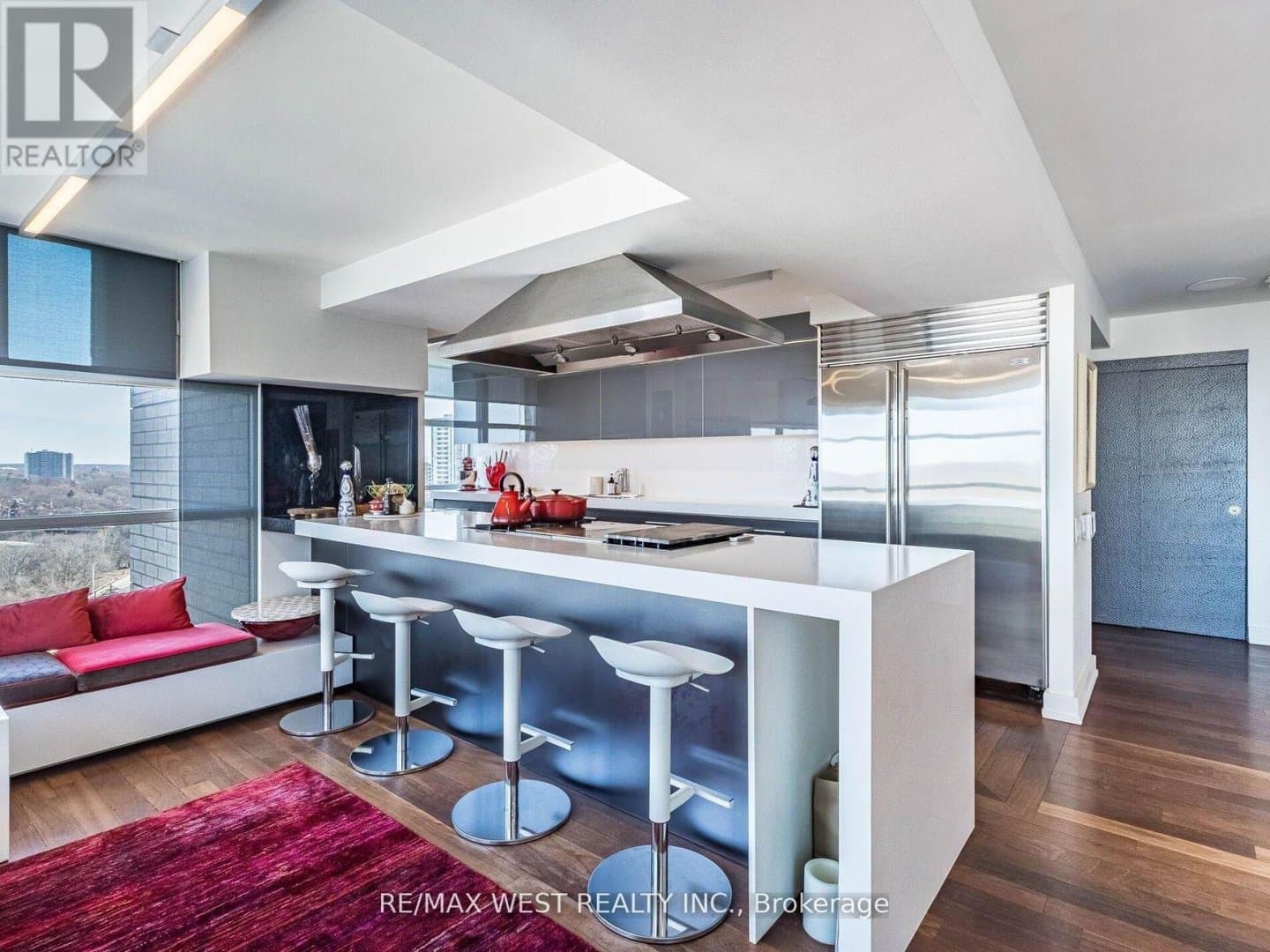 409 Bloor Street - Photo 2