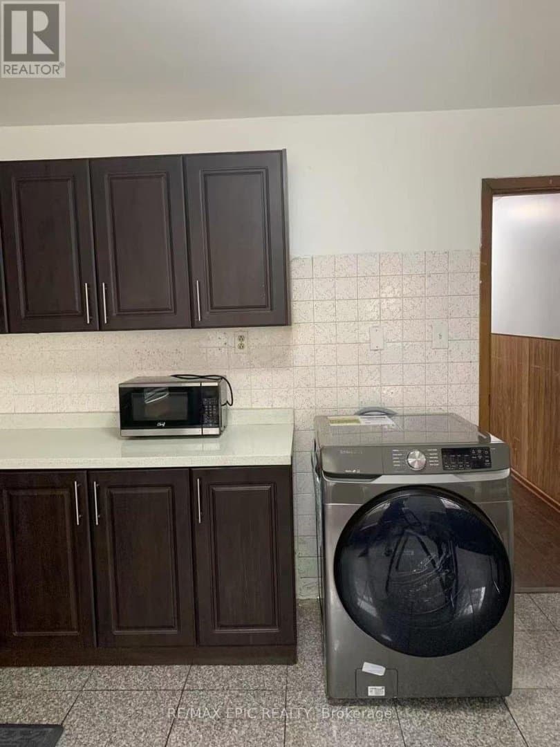 137 Markham Street - Photo 2
