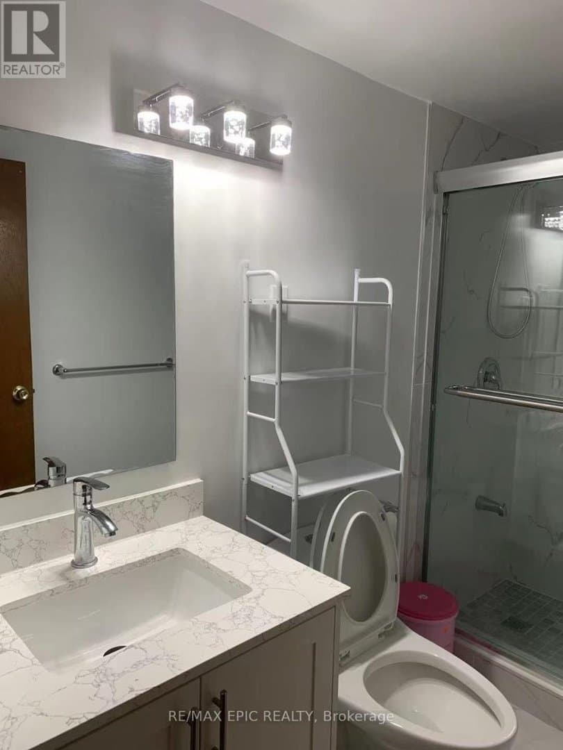 137 Markham Street - Photo 3