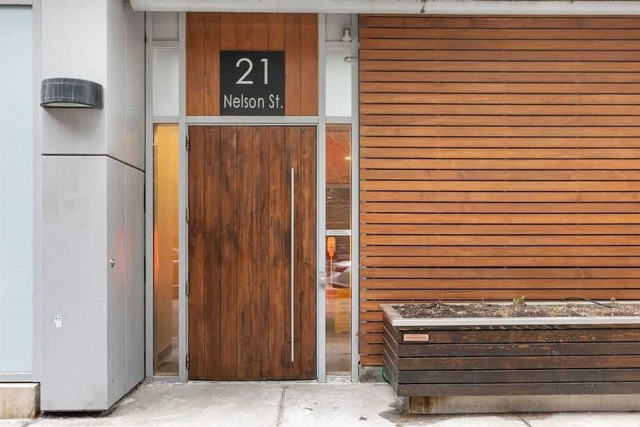 21 Nelson Street - Photo 2