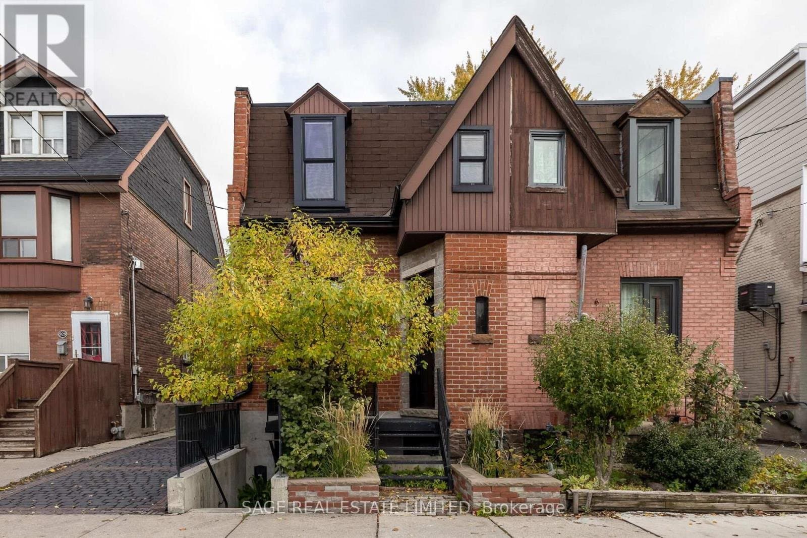 927 Bathurst Street - Photo 1