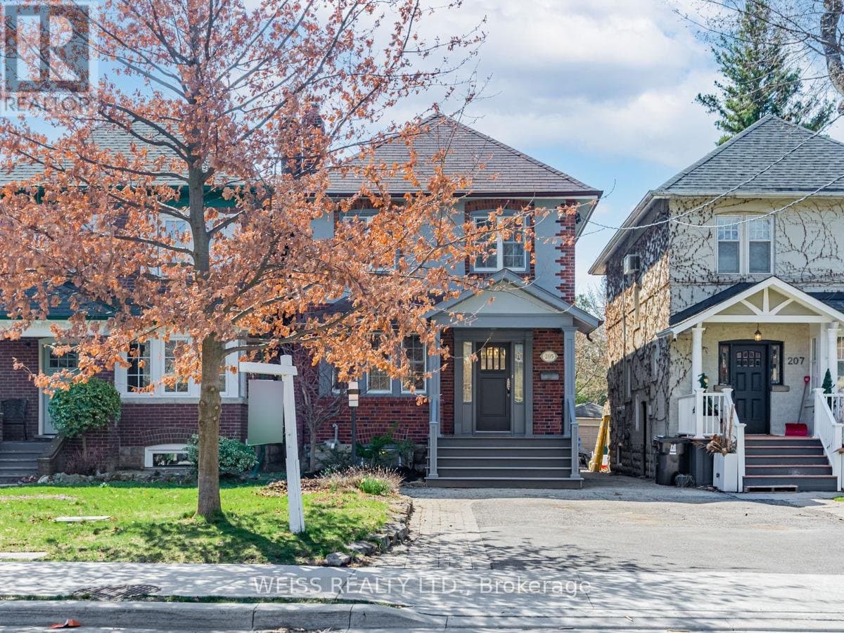 205 Glengrove Avenue - Photo 2
