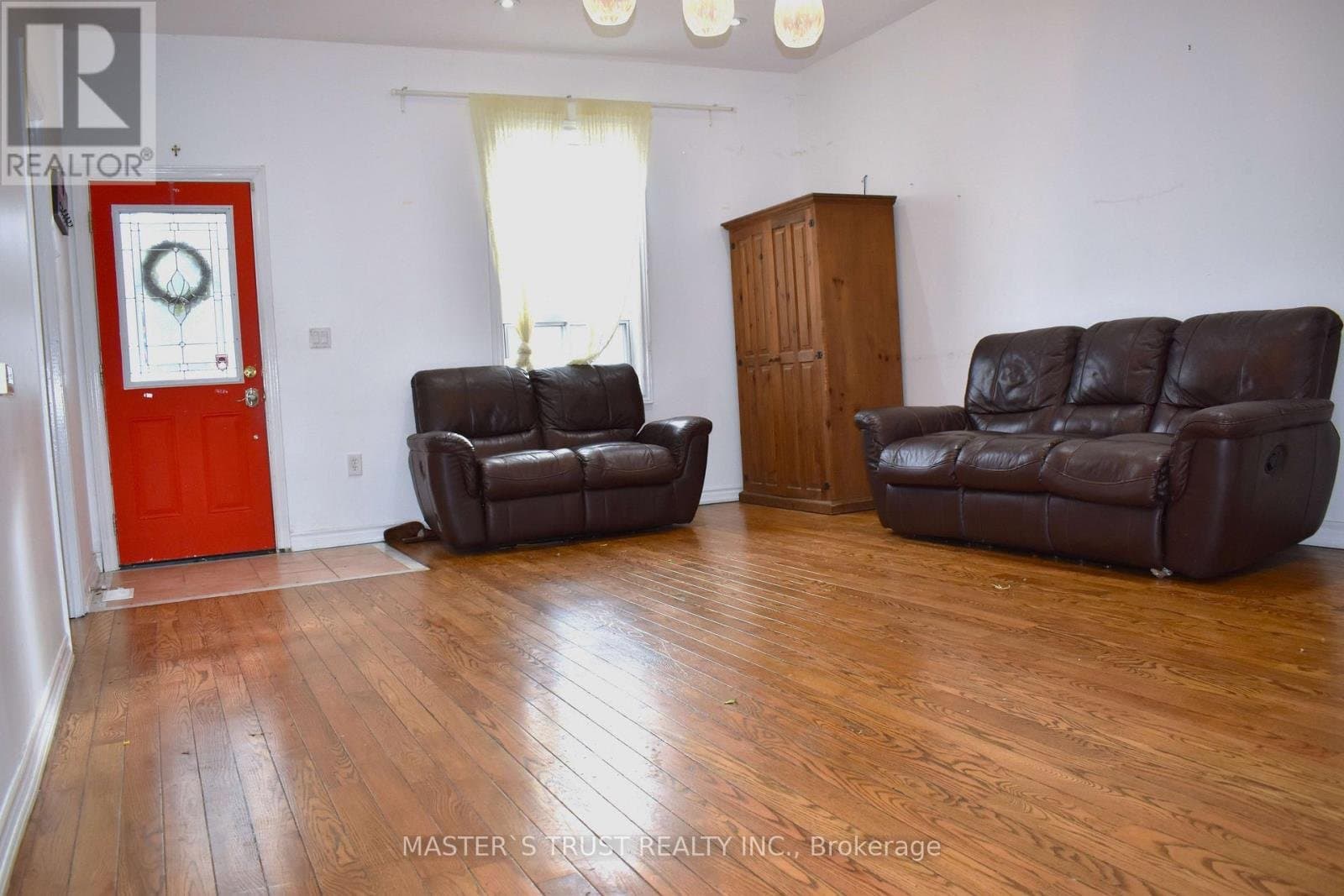 966 Dundas Street - Photo 2