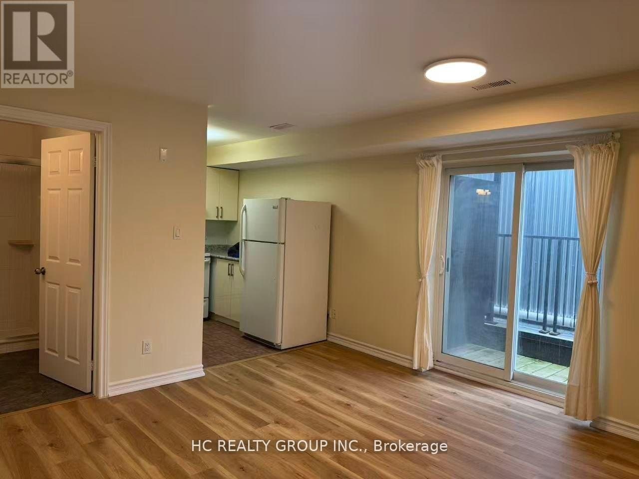 1606 Queen Street - Photo 2