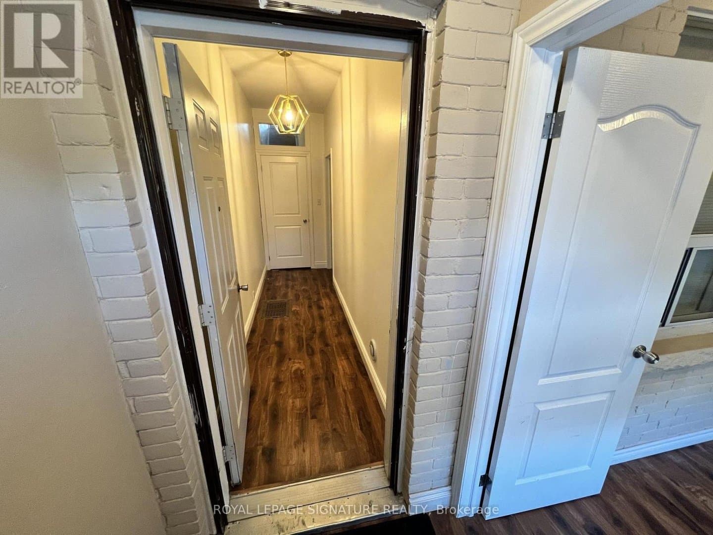 800 Pape Avenue - Photo 2