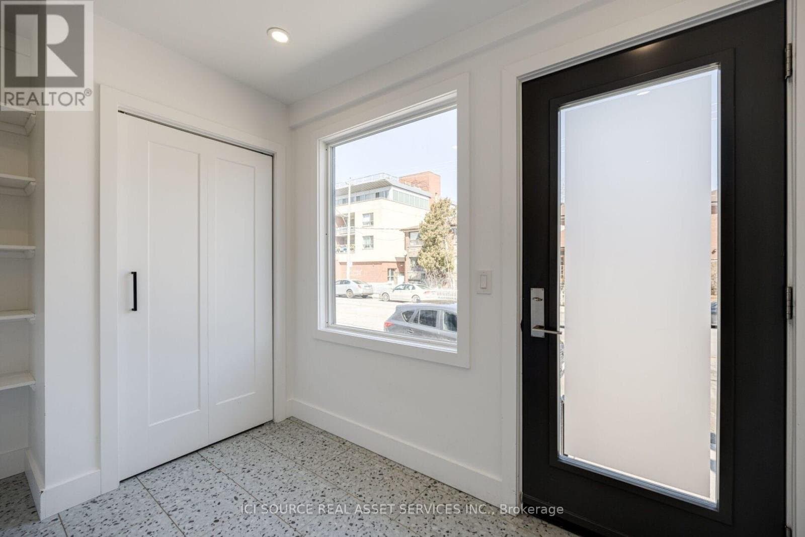 24 Pape Avenue - Photo 2