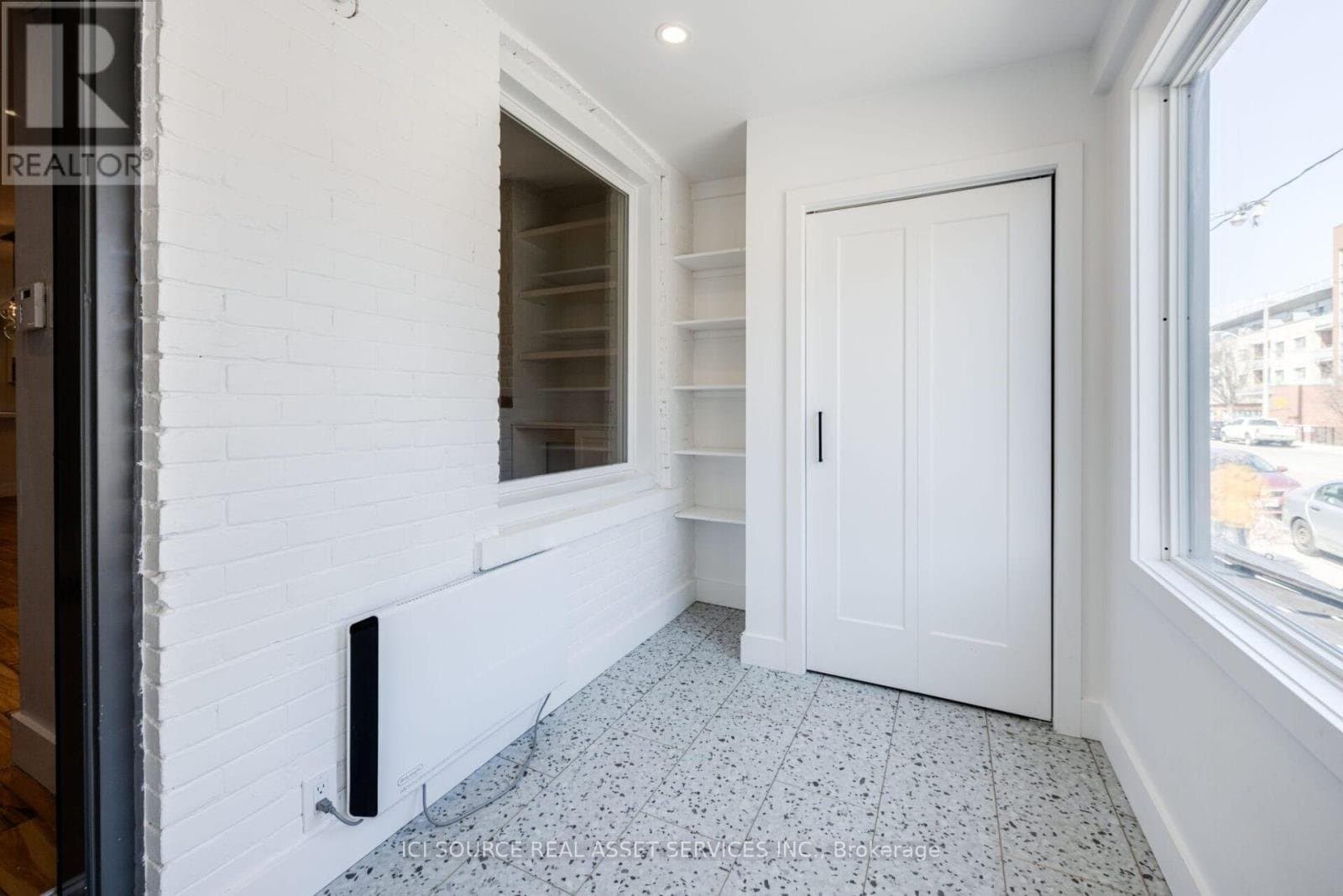 24 Pape Avenue - Photo 3