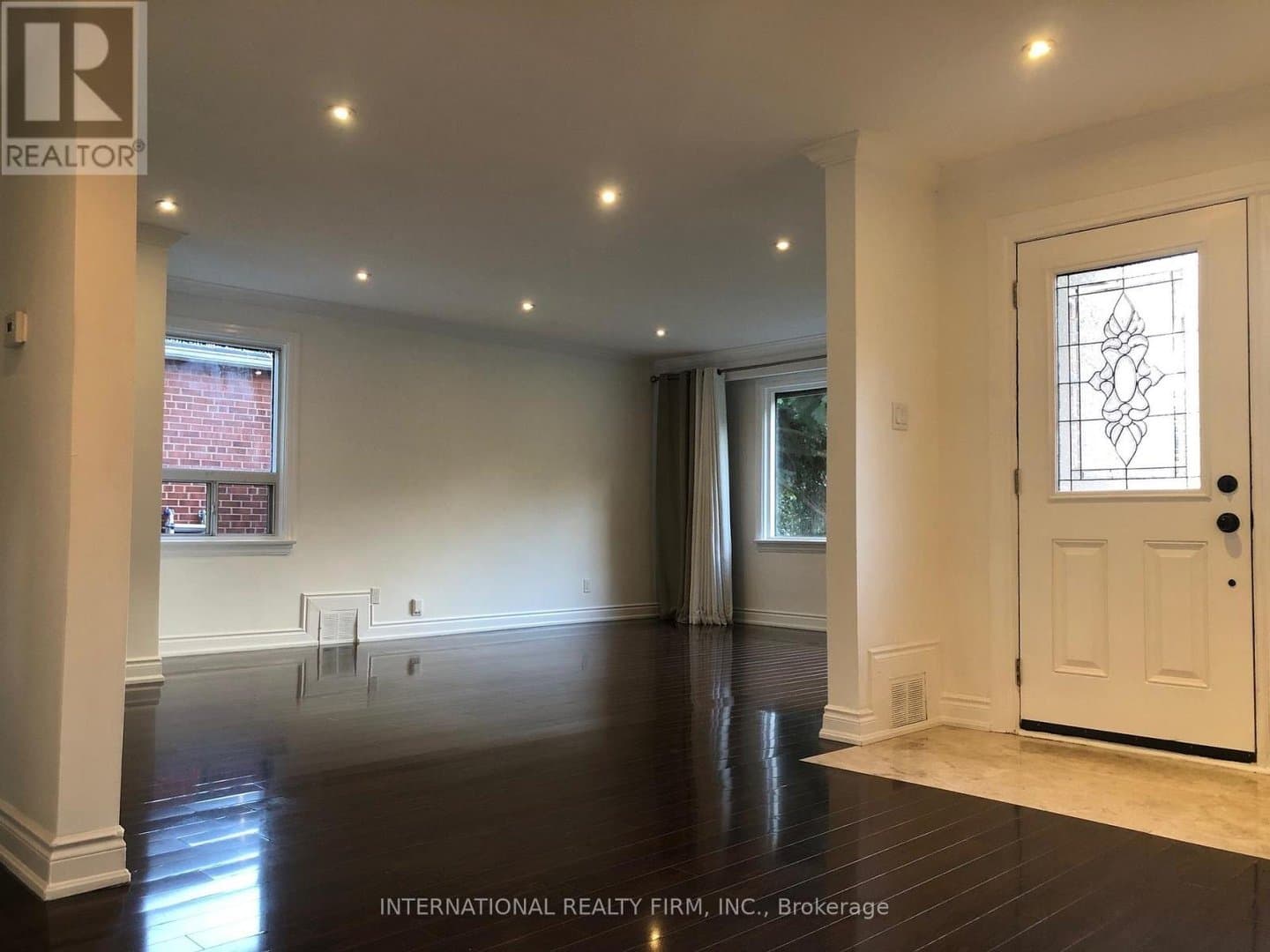 55 kenton Drive - Photo 2